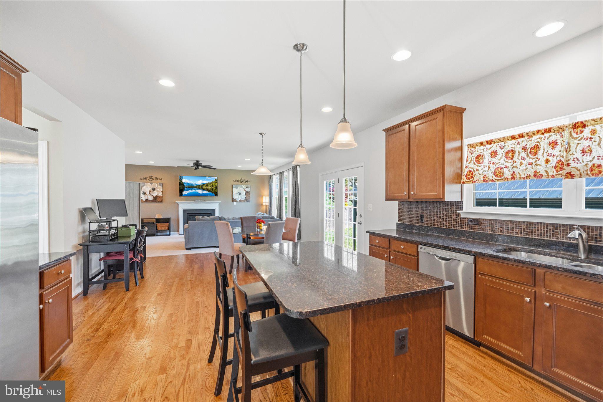 EAGLES POINTE - Residential