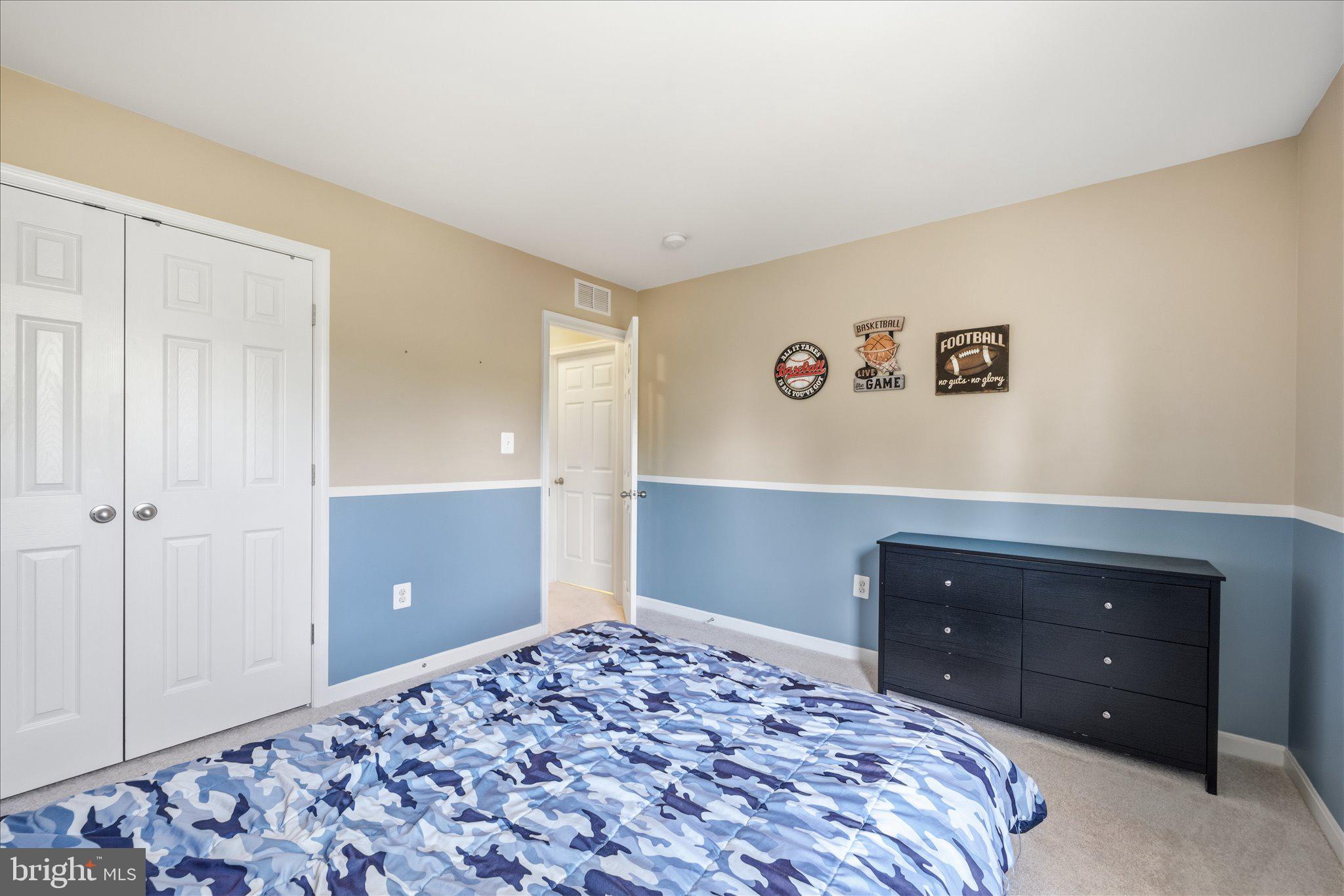 EAGLES POINTE - Residential