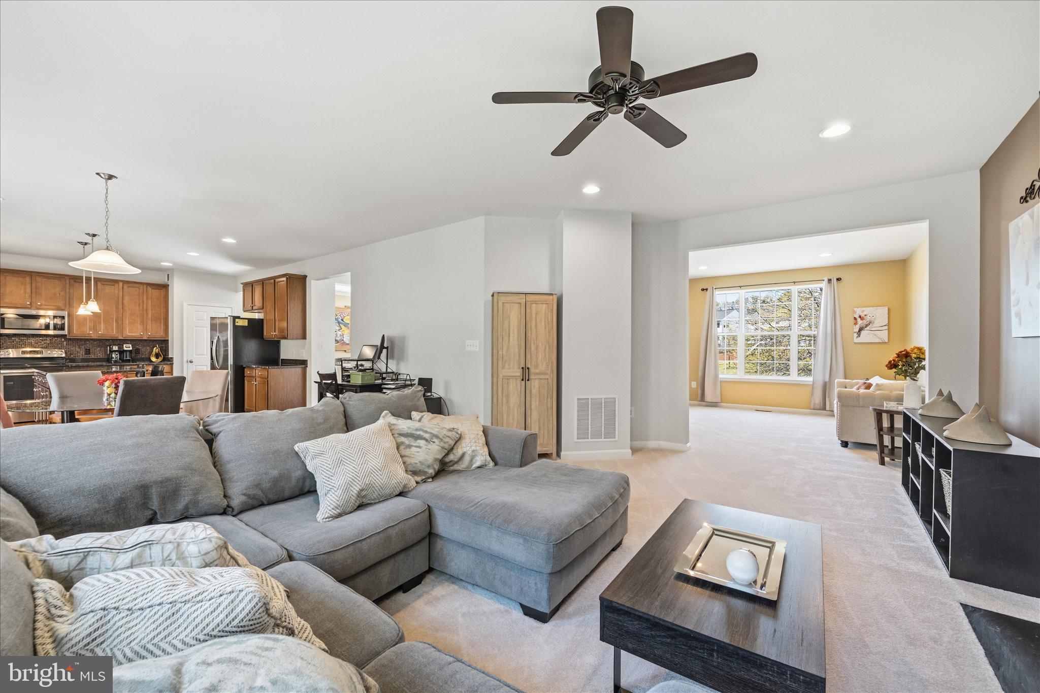 EAGLES POINTE - Residential