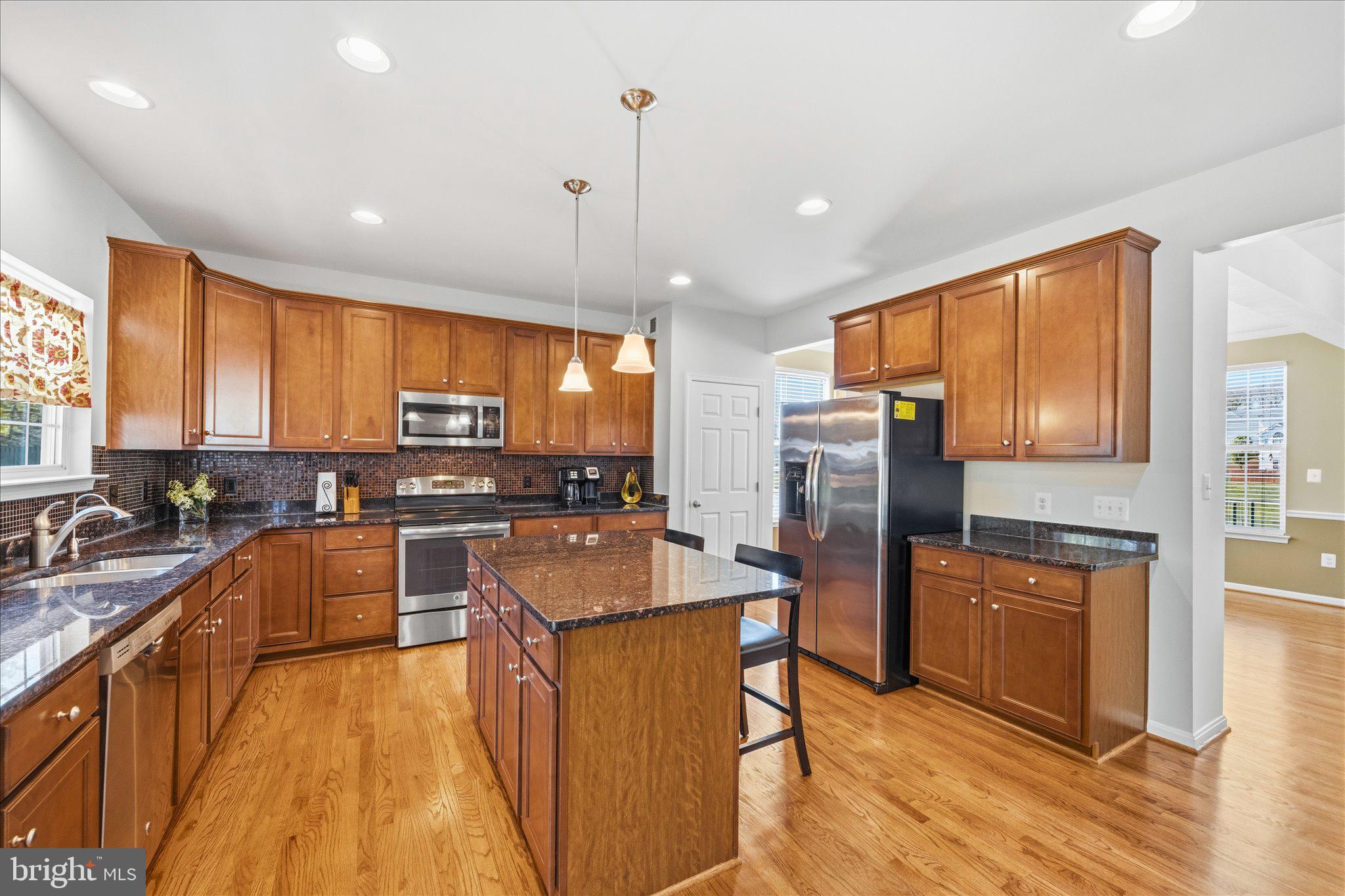 EAGLES POINTE - Residential