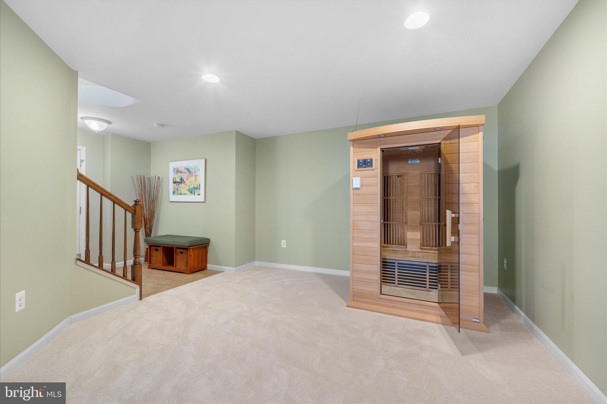 EAGLES POINTE - Residential