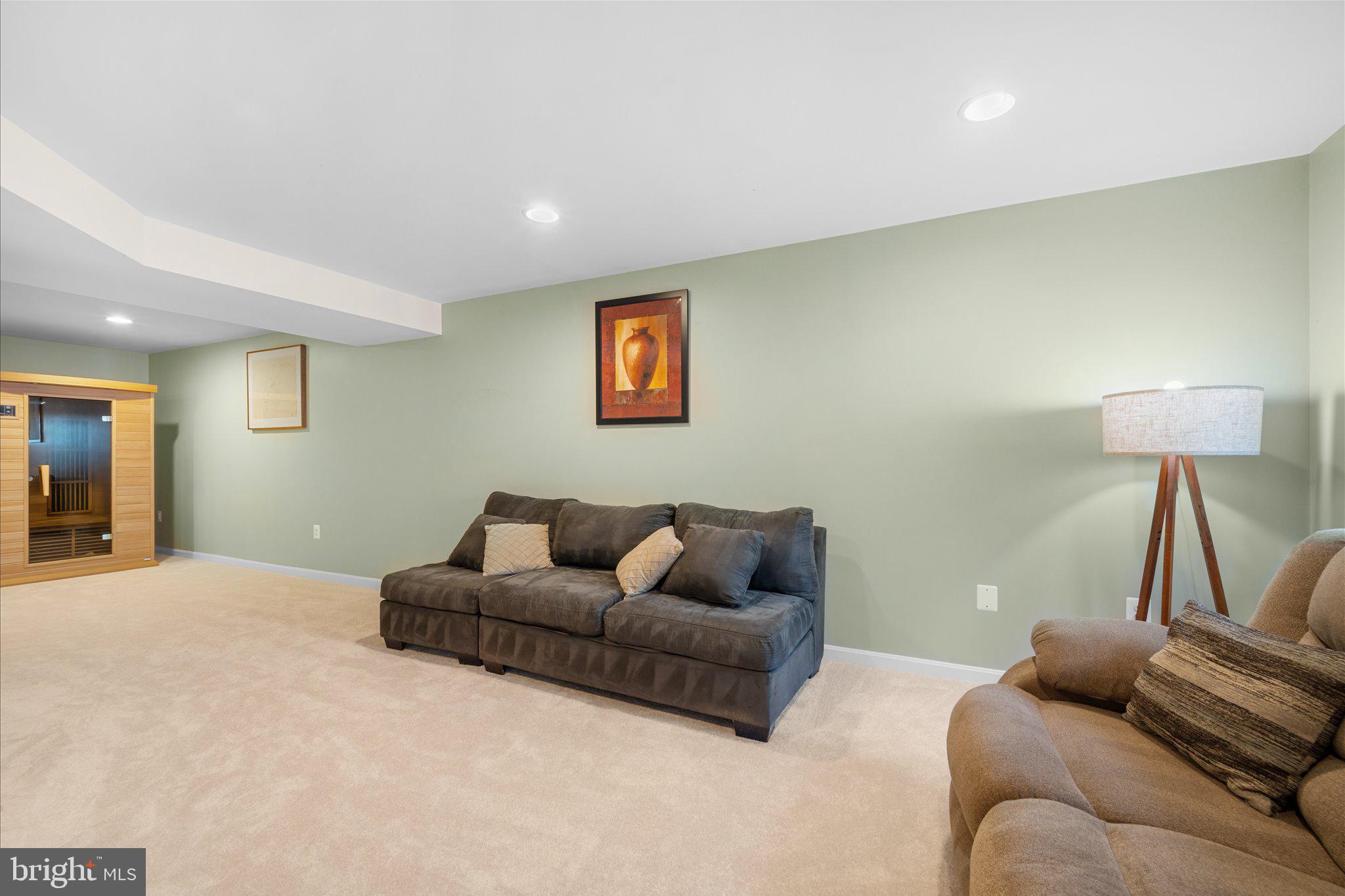 EAGLES POINTE - Residential