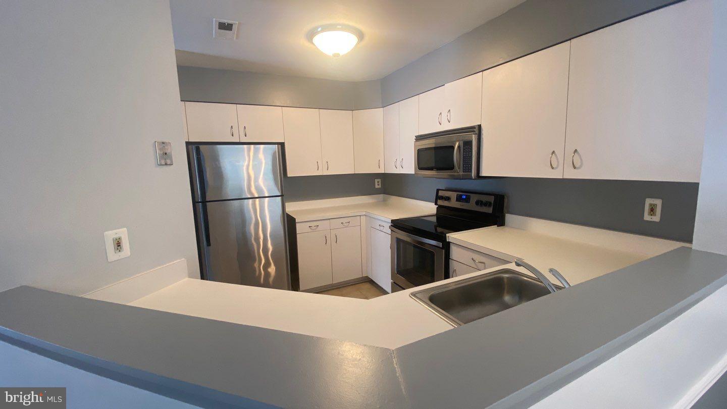 WOODLAND VILLAGE - Residential Lease