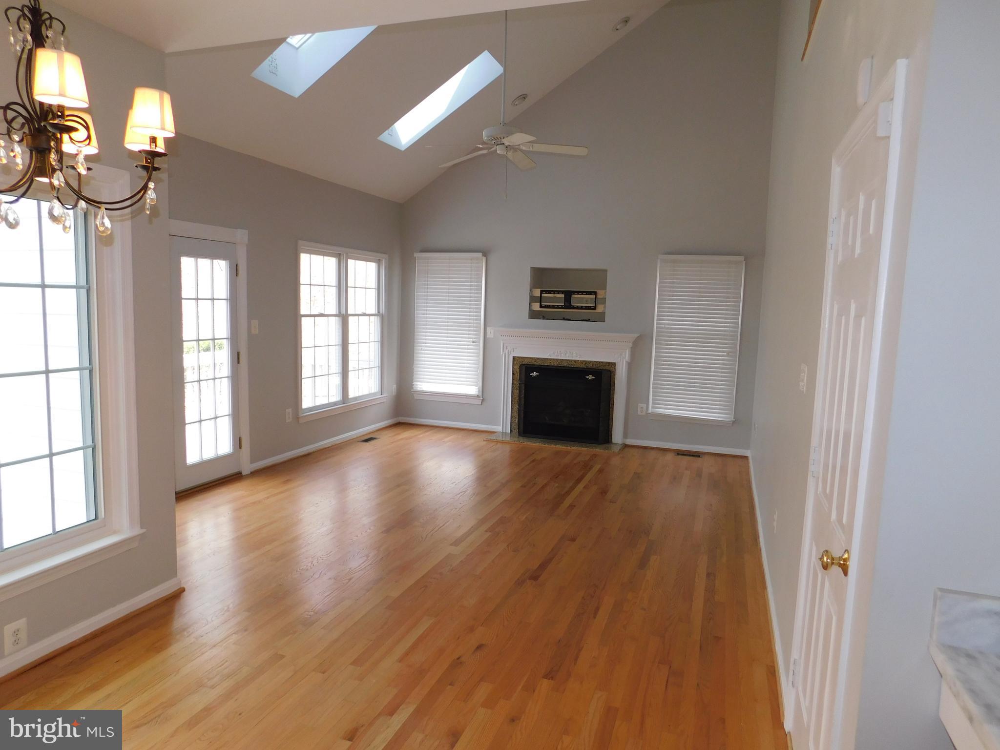 NORTH CLEARVIEW HEIGHTS - Residential Lease