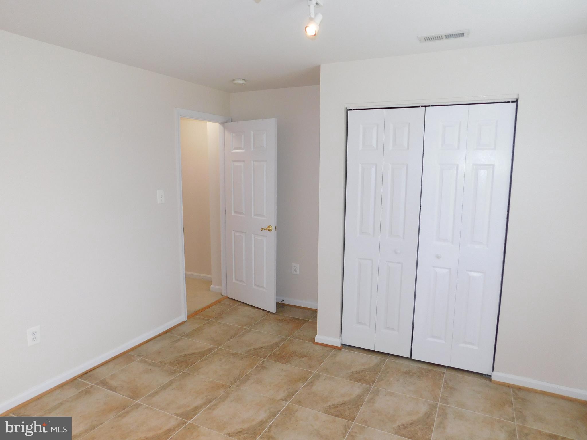 NORTH CLEARVIEW HEIGHTS - Residential Lease