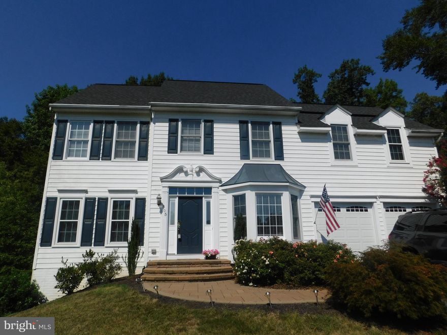 Gorgeous home in the the wonderful Clearview Heights location.  Close to downtown and I 95.  This home will not disappoint.  Beautiful newly renovated kitchen that opens up to a spacious family room with gas fireplace.  Wonderful deck off the back to enjoy the great outdoors.  4th level bonus room great for an office or playroom.  No pets. No vouchers.