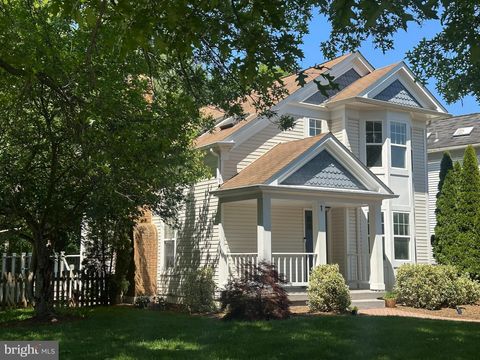 Photo of 1 Glengyle Lane, STERLING, VA 20165 (MLS # VALO2124756)
