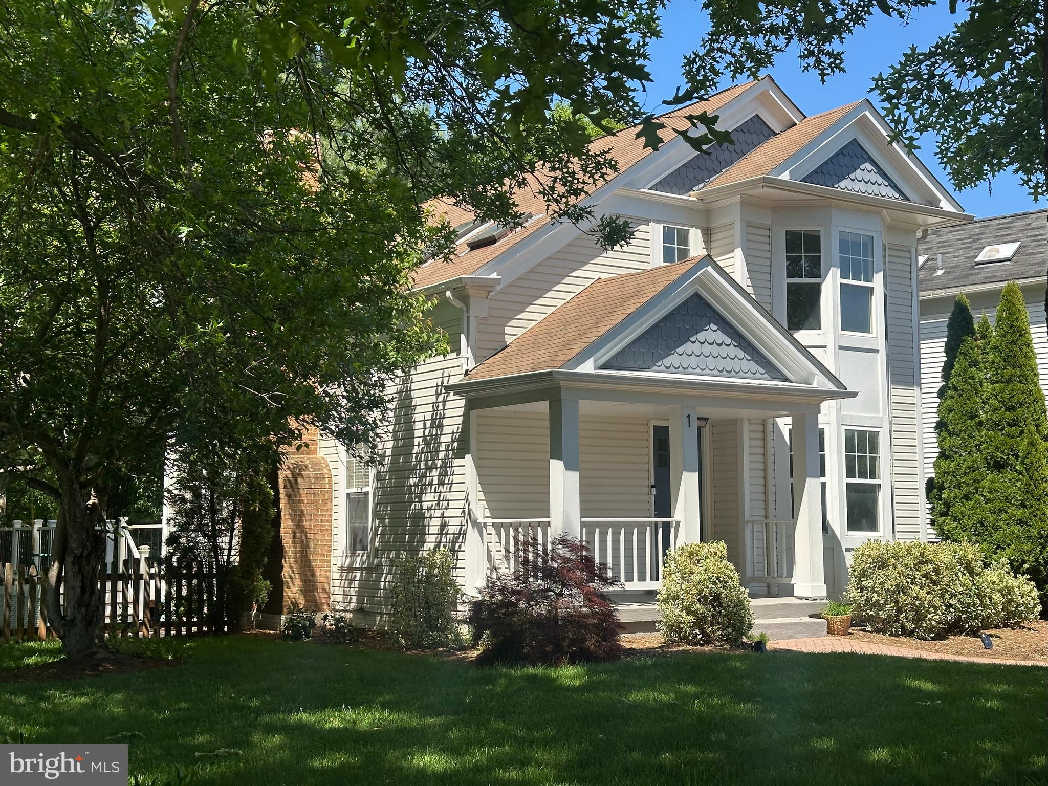 1 GLENGYLE LANE