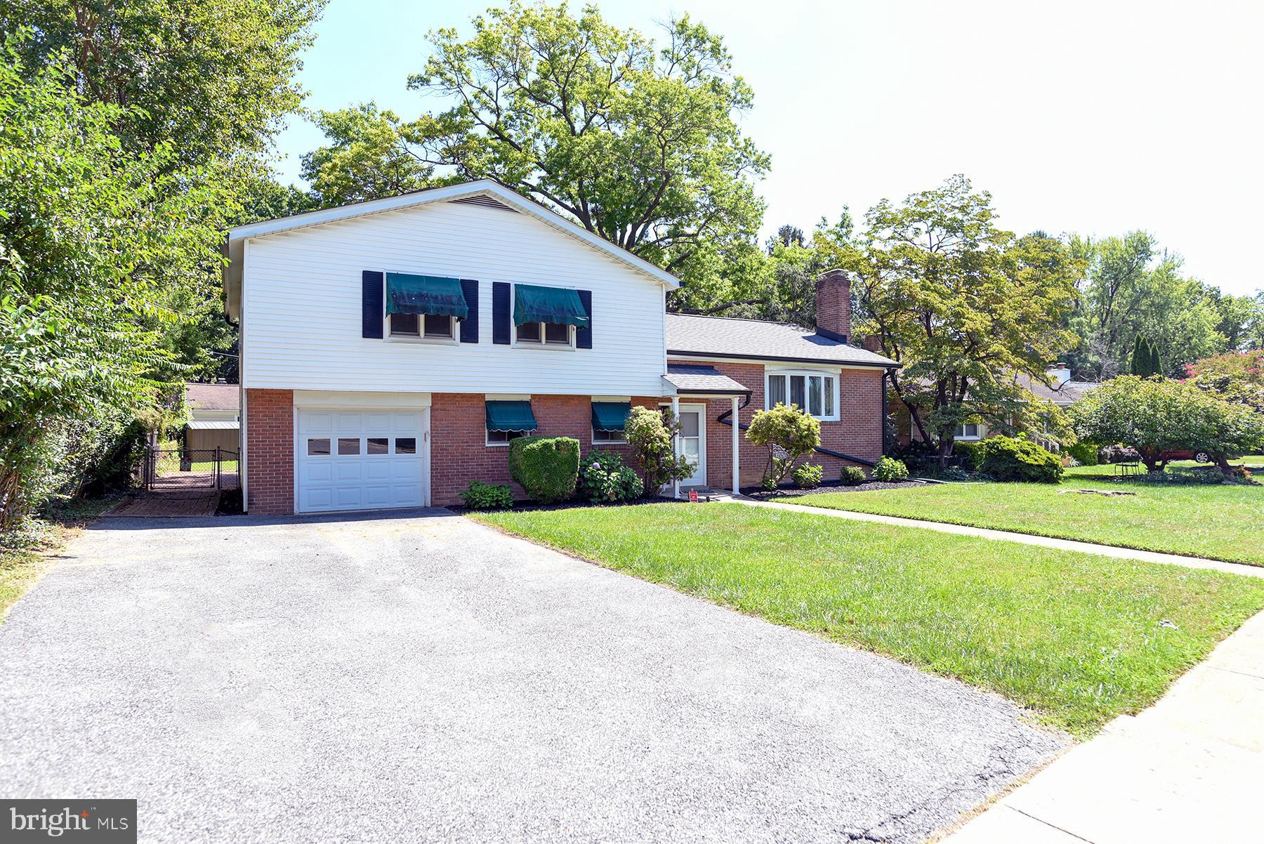1206 BEECHWOOD DRIVE
