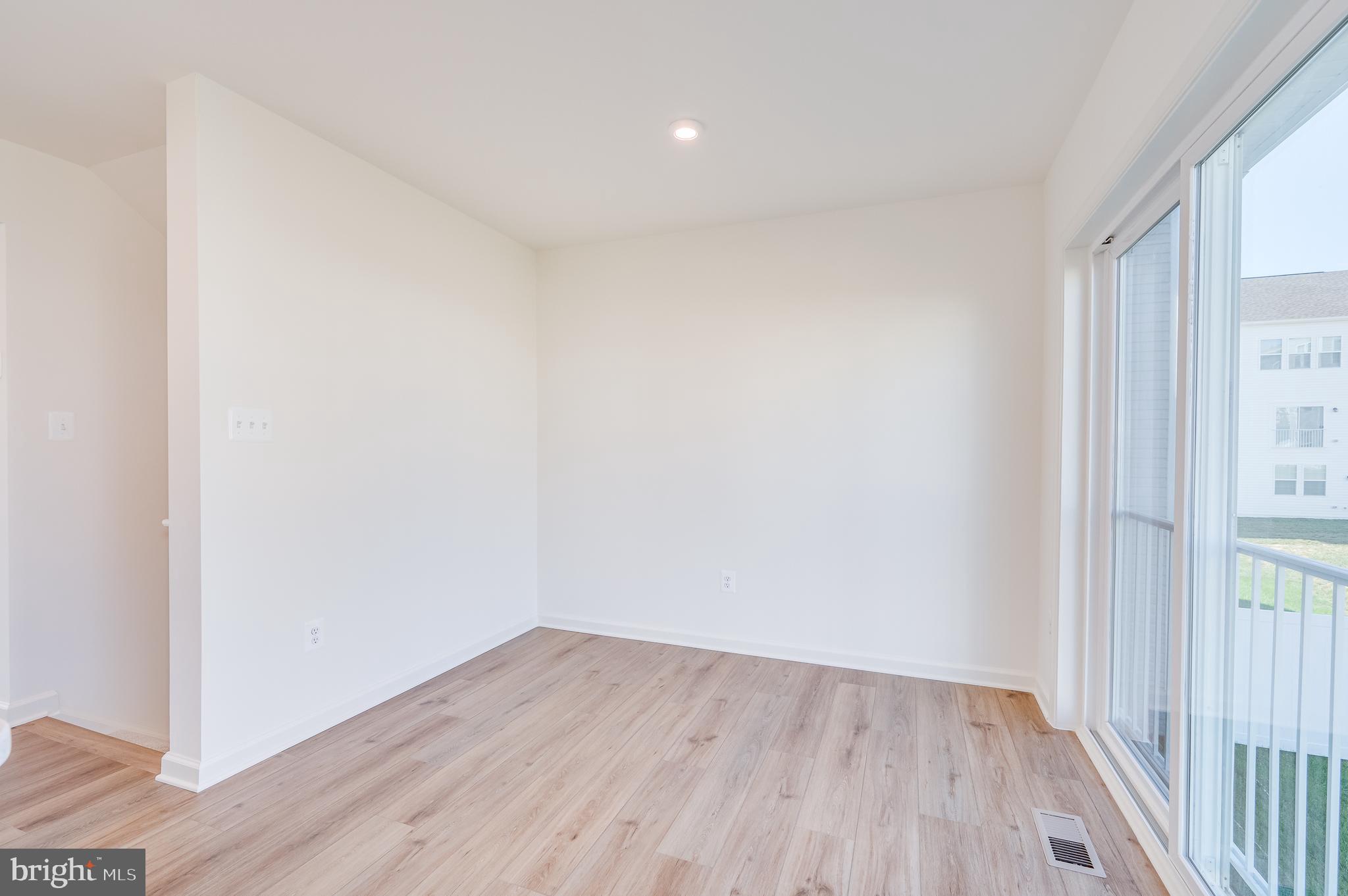 OVERLOOK AT RIVERSIDE TOWNHOMES - Residential Lease