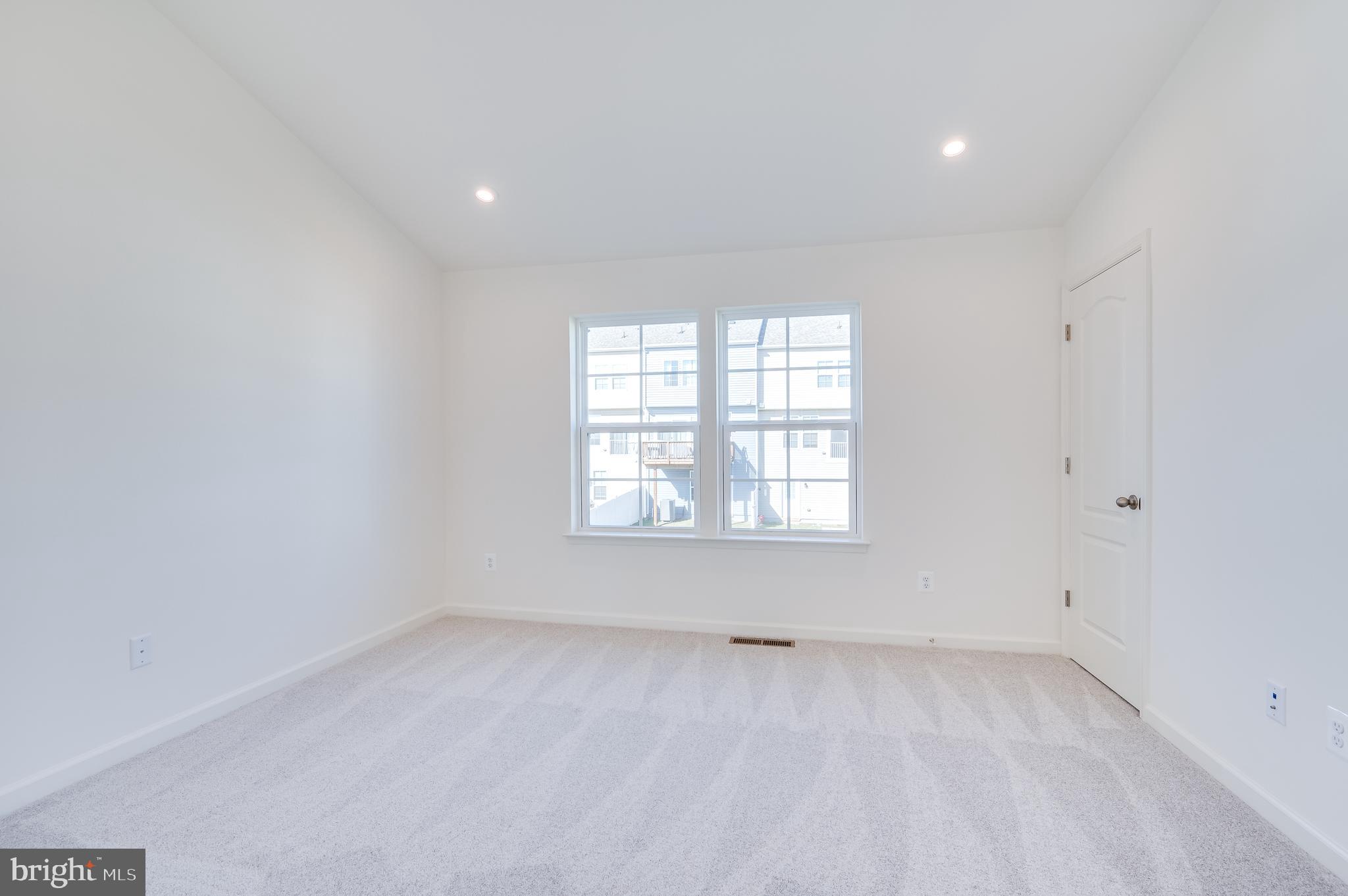 OVERLOOK AT RIVERSIDE TOWNHOMES - Residential Lease