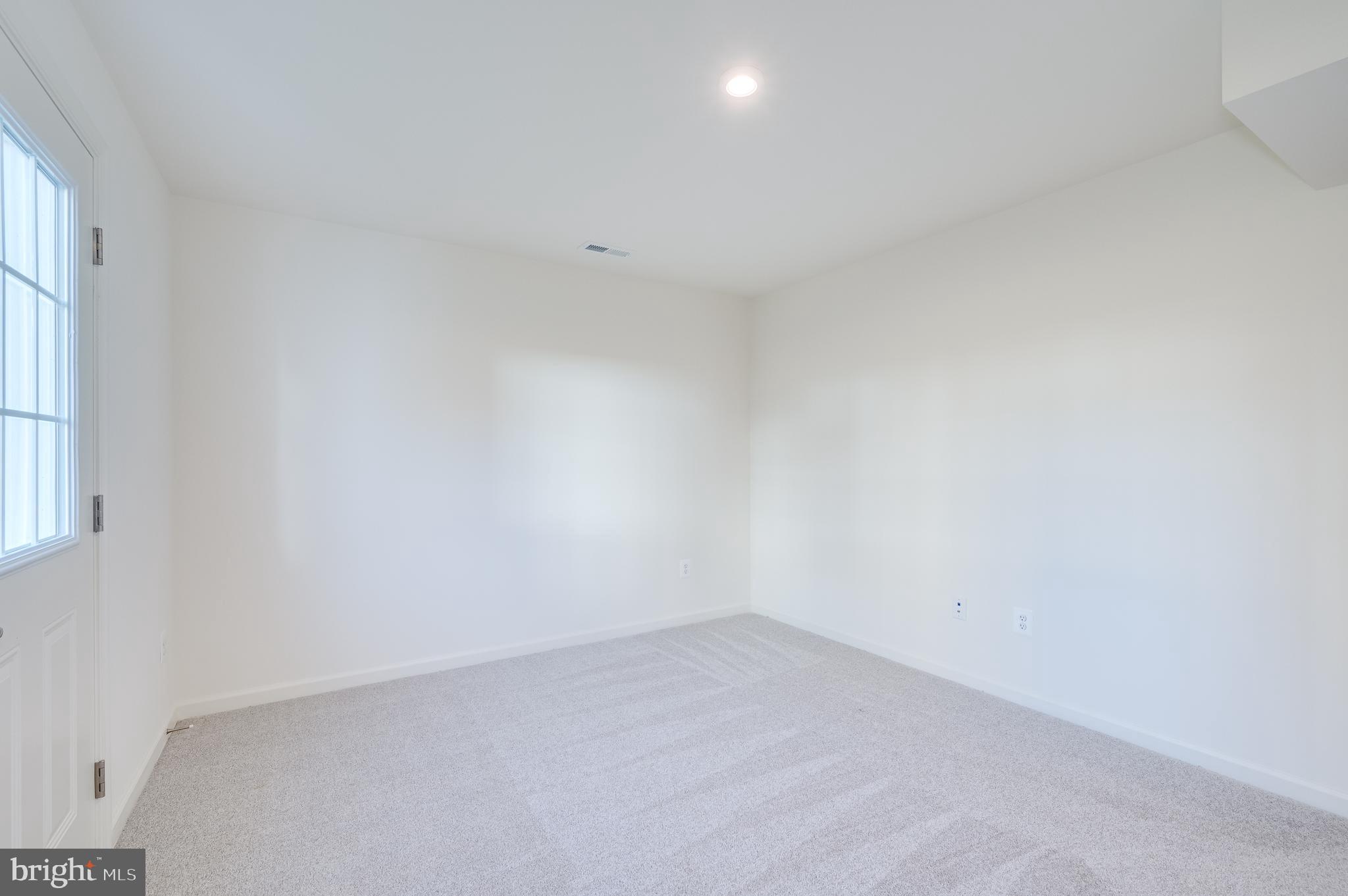 OVERLOOK AT RIVERSIDE TOWNHOMES - Residential Lease