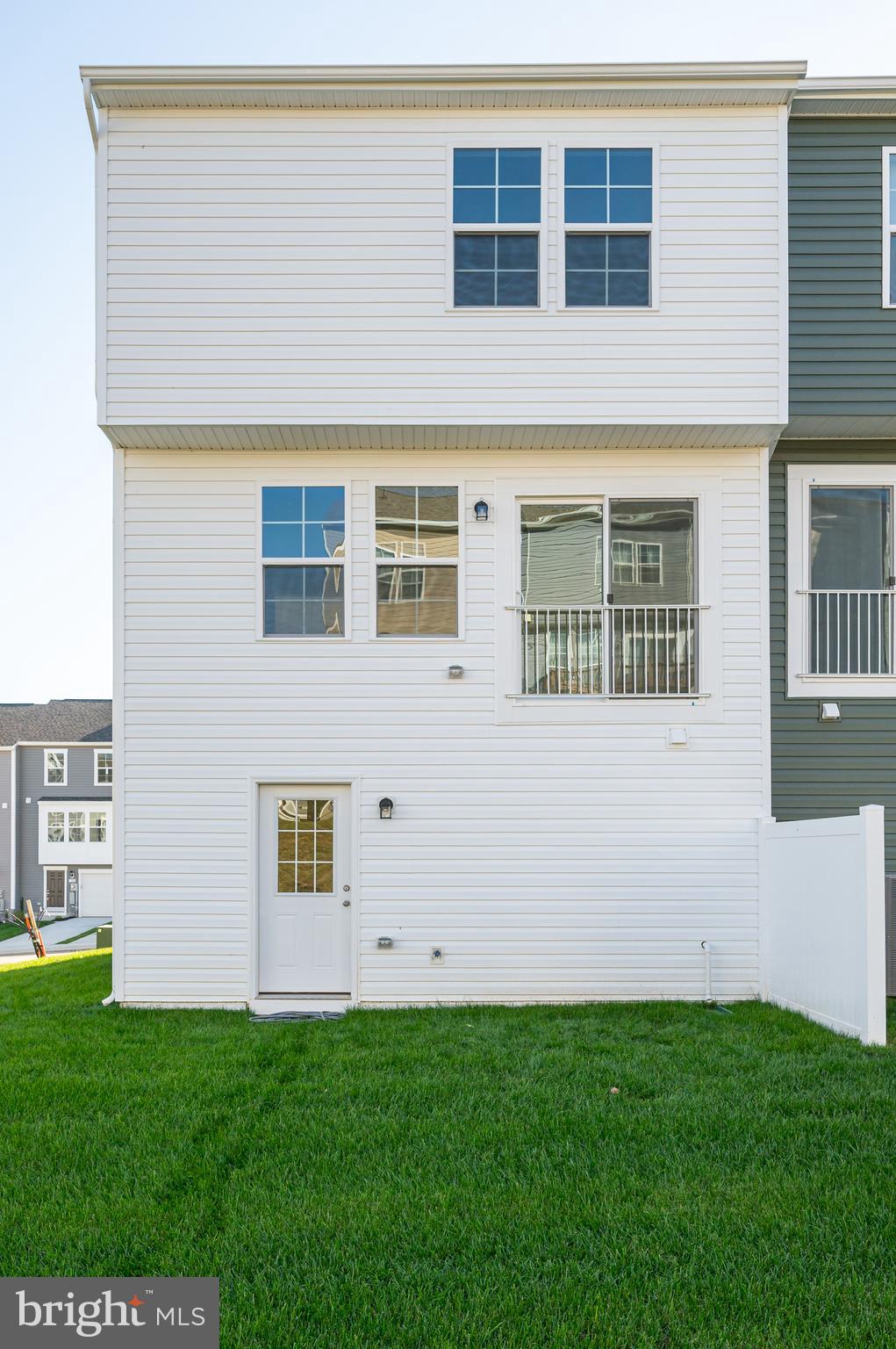 OVERLOOK AT RIVERSIDE TOWNHOMES - Residential Lease