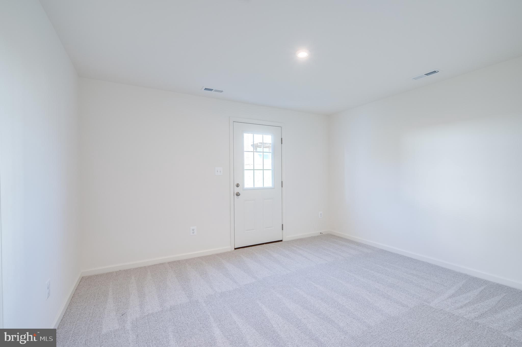 OVERLOOK AT RIVERSIDE TOWNHOMES - Residential Lease