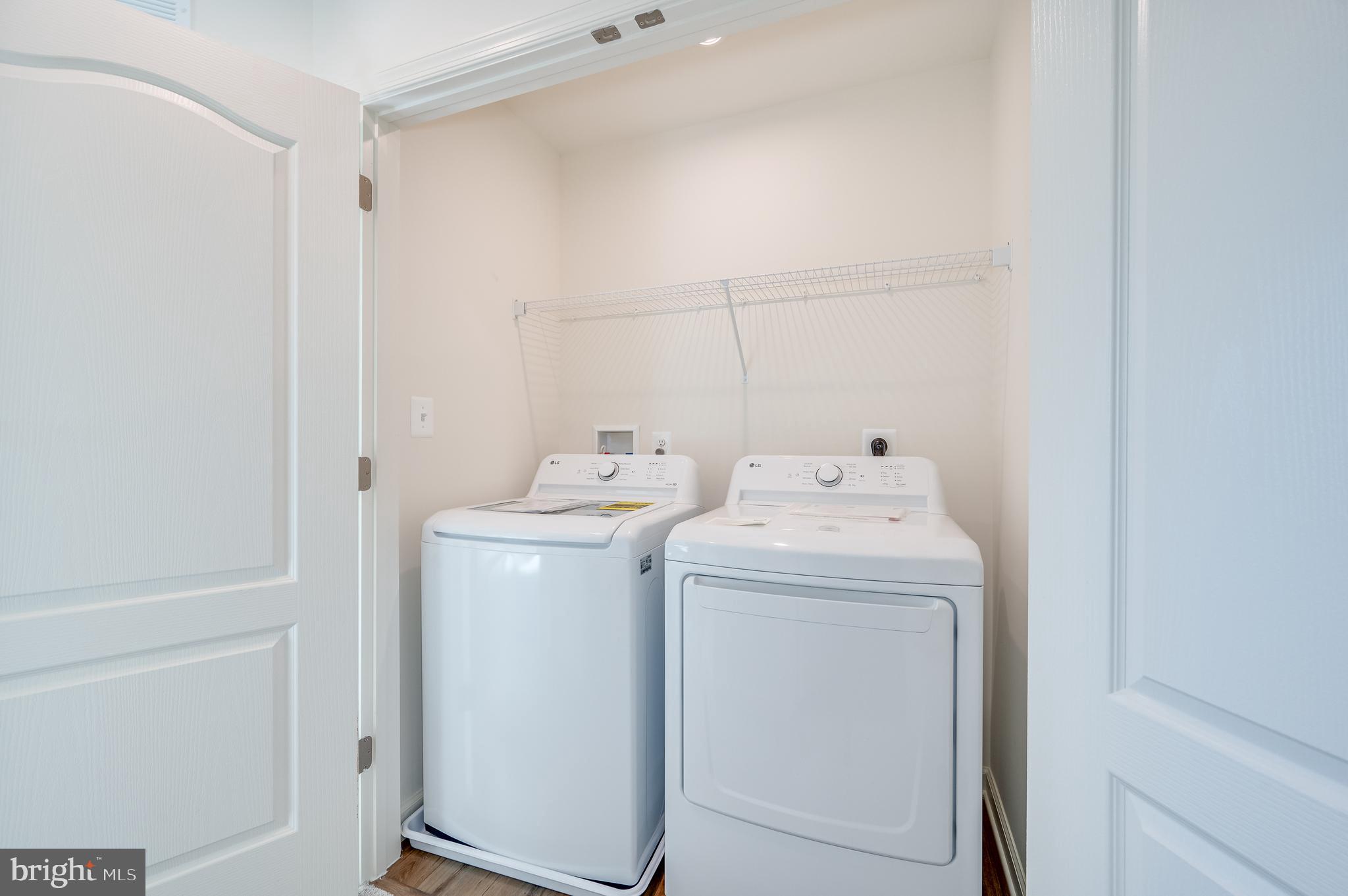 OVERLOOK AT RIVERSIDE TOWNHOMES - Residential Lease