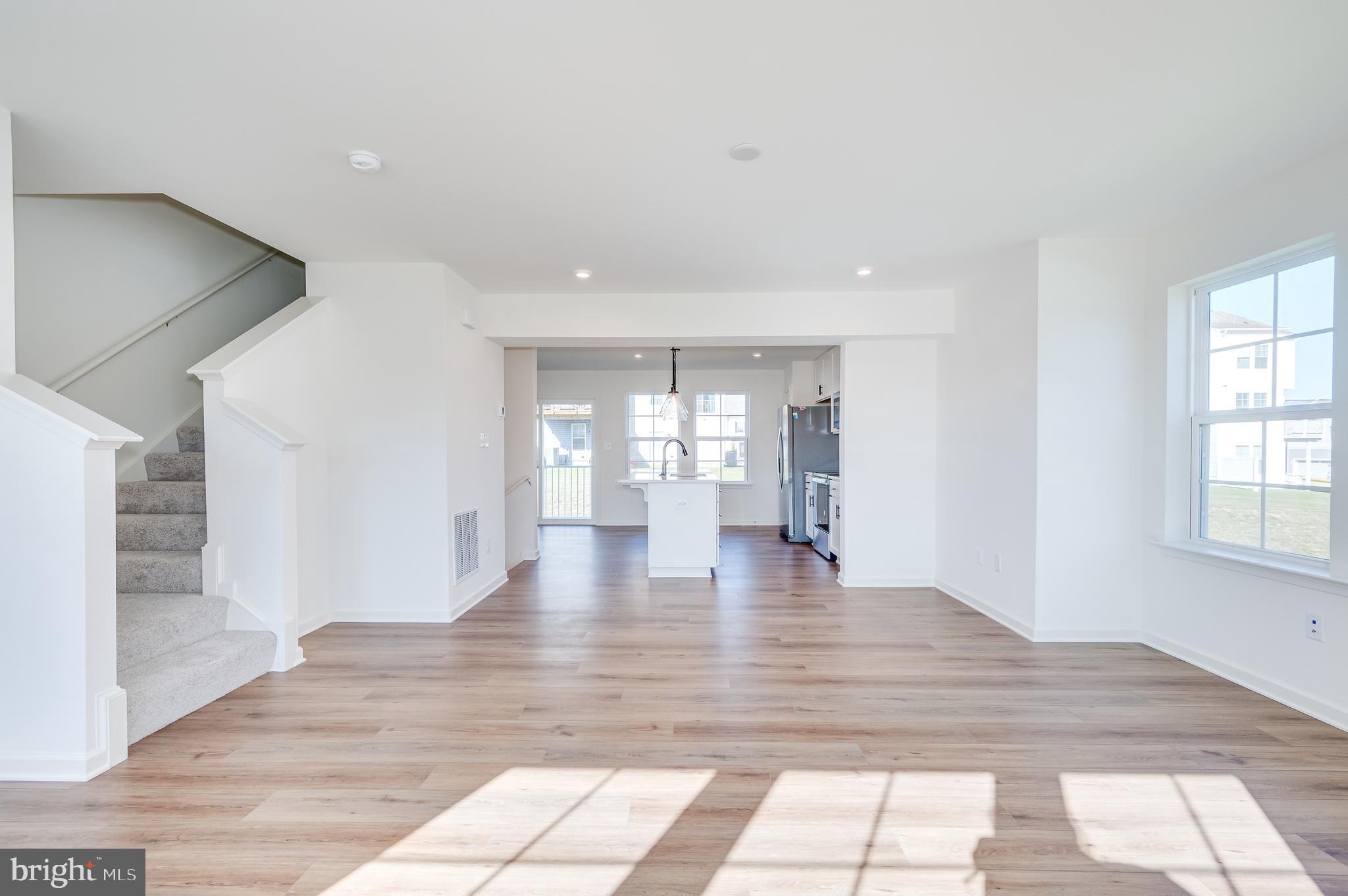 OVERLOOK AT RIVERSIDE TOWNHOMES - Residential Lease