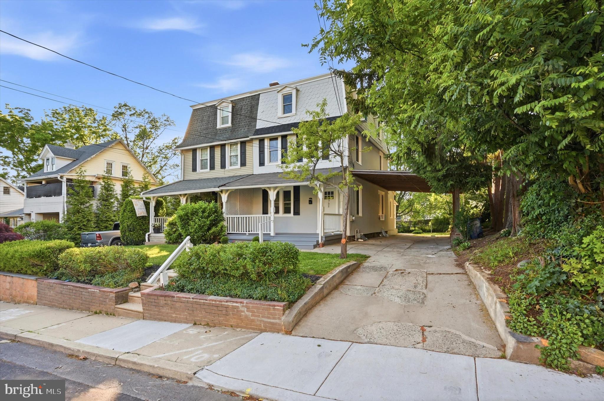 732 BUCK LANE