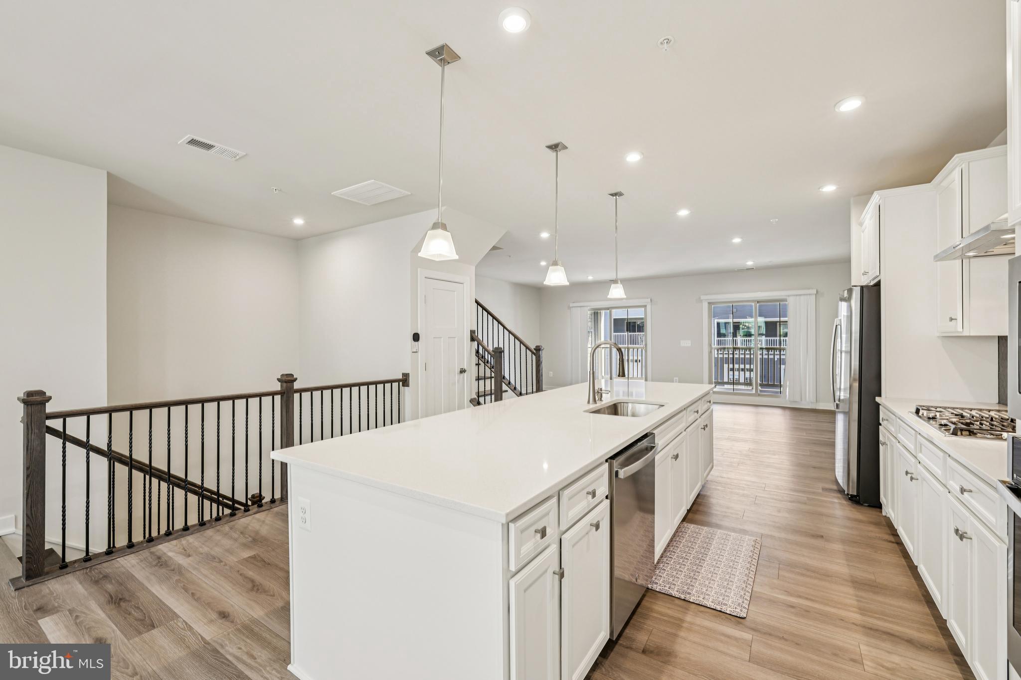 TOWN SQUARE ROW - Residential