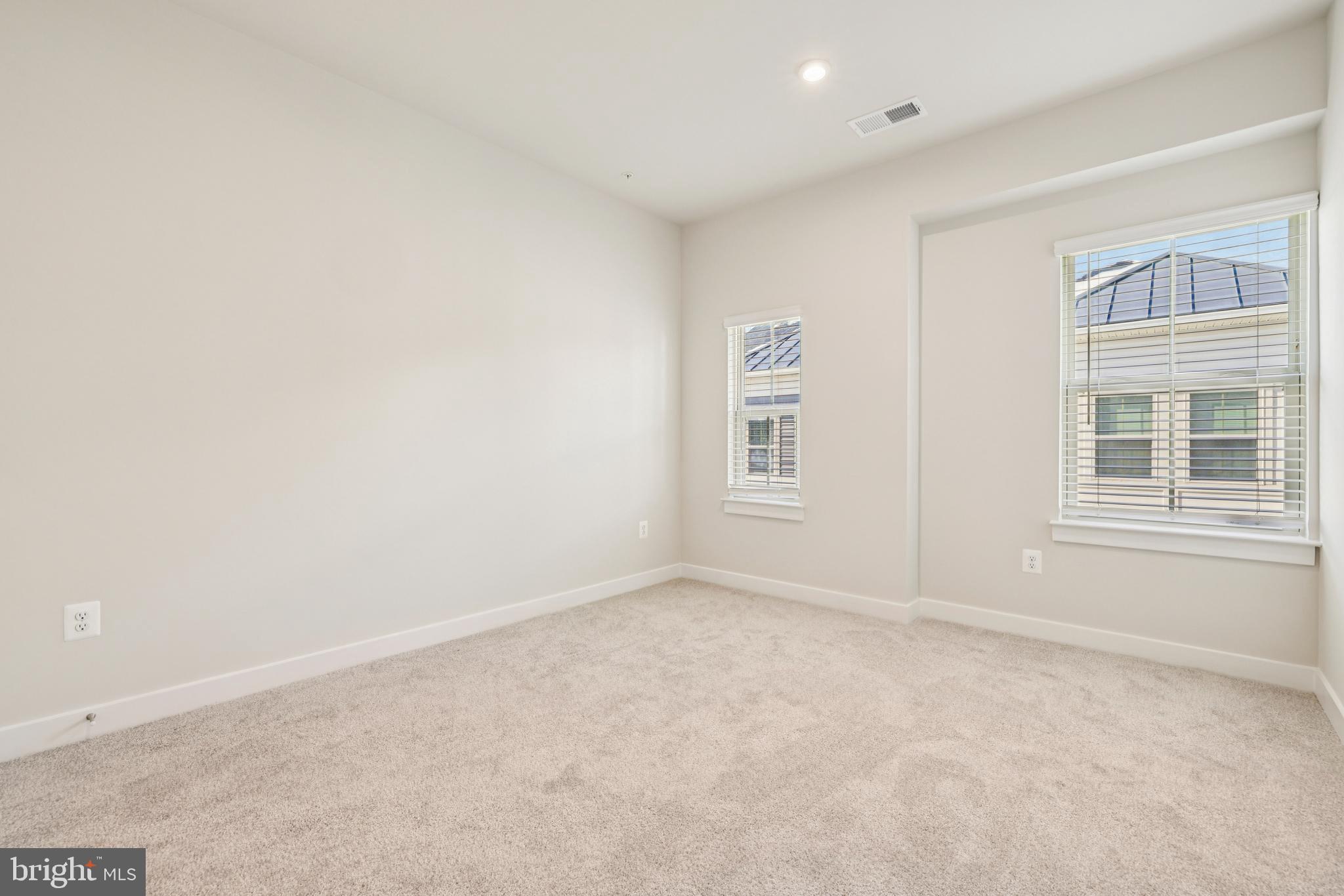 TOWN SQUARE ROW - Residential