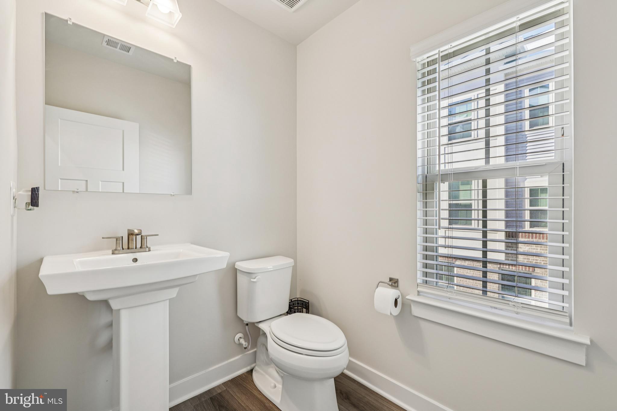 TOWN SQUARE ROW - Residential