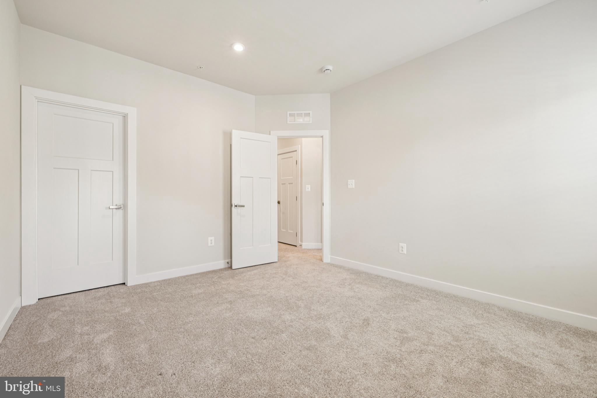 TOWN SQUARE ROW - Residential