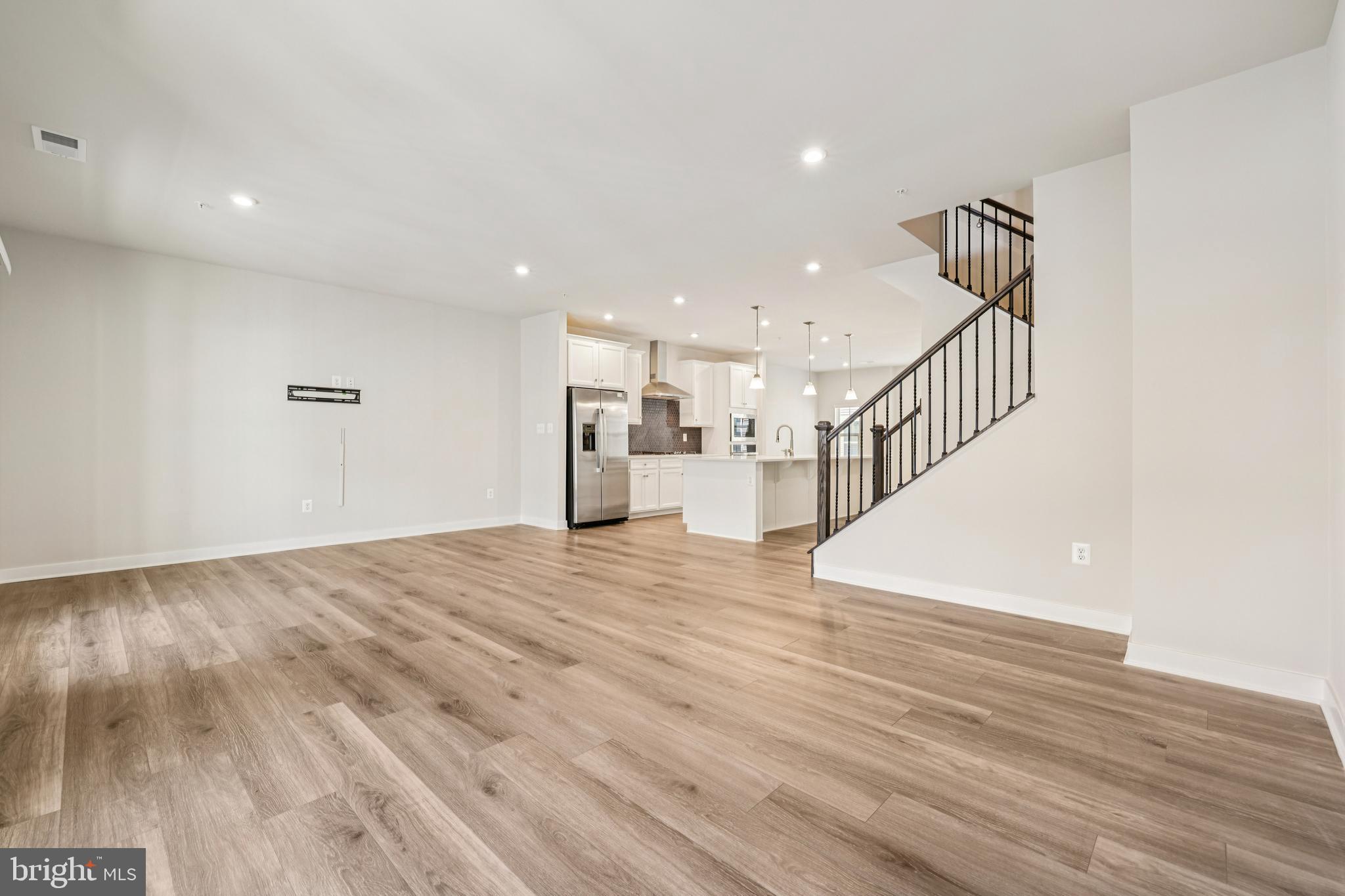 TOWN SQUARE ROW - Residential