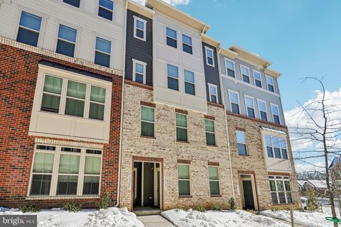 Condo For Sale - 2528 Verona Place #B<br/> Howard County, ELLICOTT CITY, MD 21042