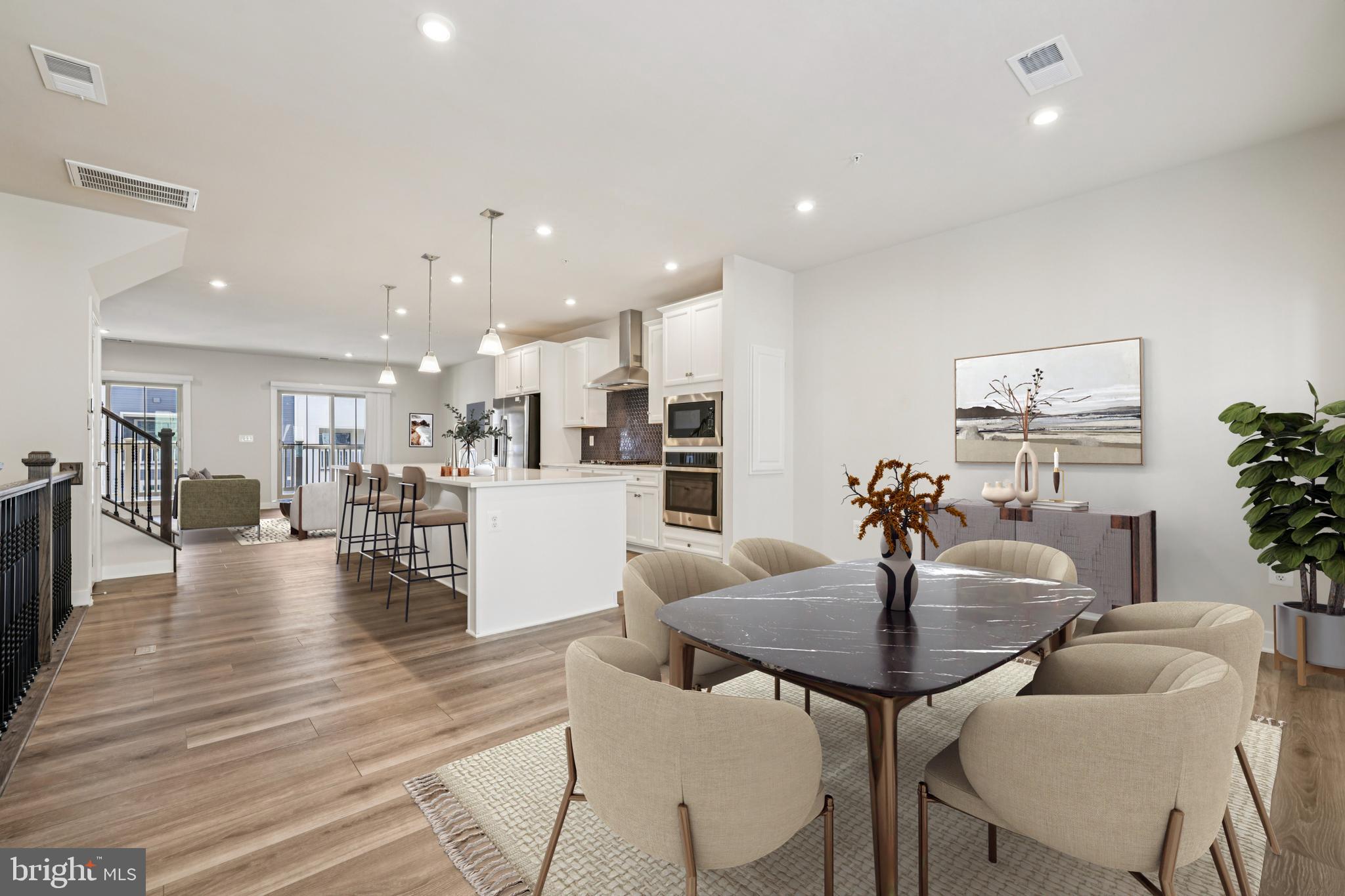 TOWN SQUARE ROW - Residential