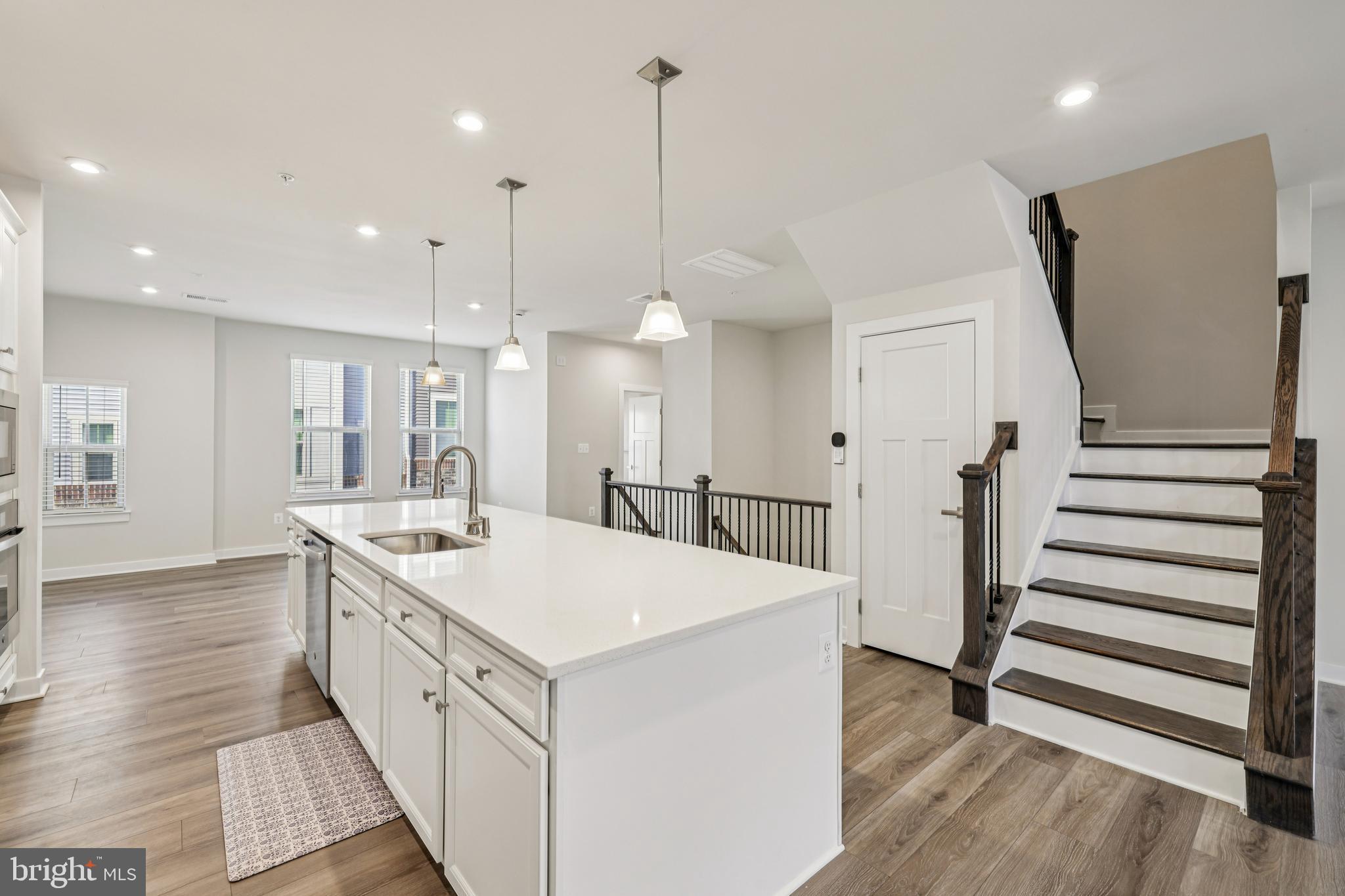 TOWN SQUARE ROW - Residential