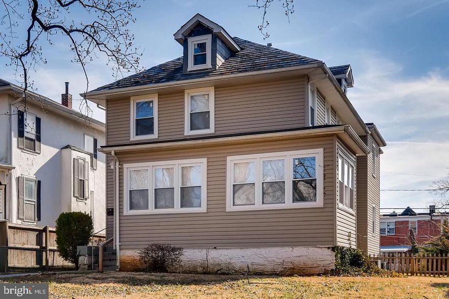 TENANT OCCUPIED, This home is a dream home  for someone that is looking for a home  to make extra income.  It has a tenant already and looking for a new owner. Tenant has turned the home into an assistant living home so it is guaranteed to provide consistent  tenant income.   It is a 6 bedroom , 3 bedroom home.  Please call agent for appointment. .  The manager will let you in to the property.  

Contract was  canceled due to seller not willing to sign the extension on the 4th time from buyer.