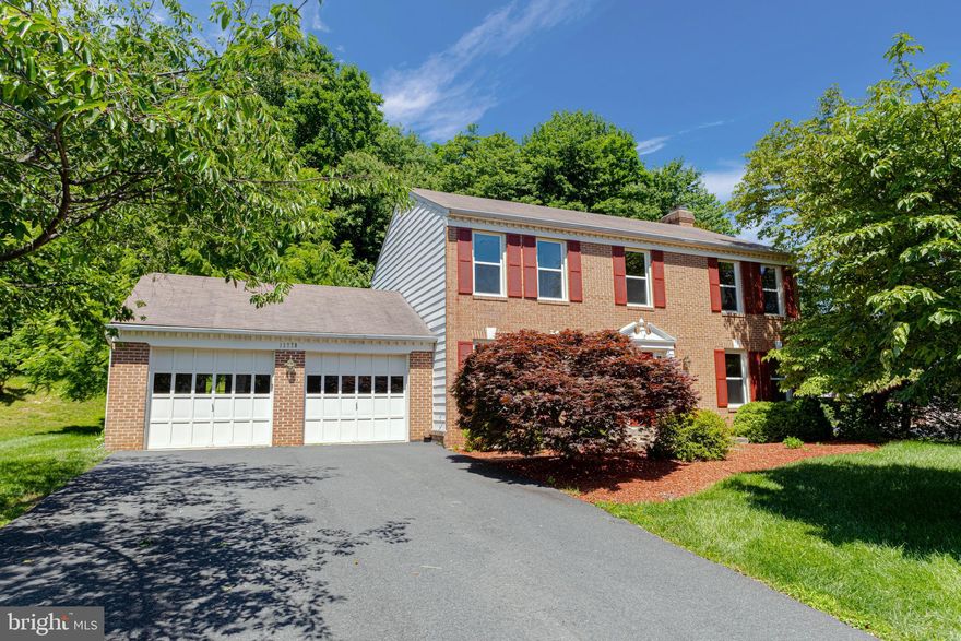 Ready to move in!

Don’t miss your chance to live in this beautifully updated 3-level single-family home, located in a highly desirable and family-friendly community.

This spacious home features:

A fully renovated kitchen with granite countertops

Gleaming hardwood floors throughout the main and upper levels

A large sunroom and expansive deck – perfect for entertaining or relaxing

Access to top-rated schools

Prime location close to shopping, dining, and major commuter routes

Community amenities including a playground, tennis courts, and a basketball court