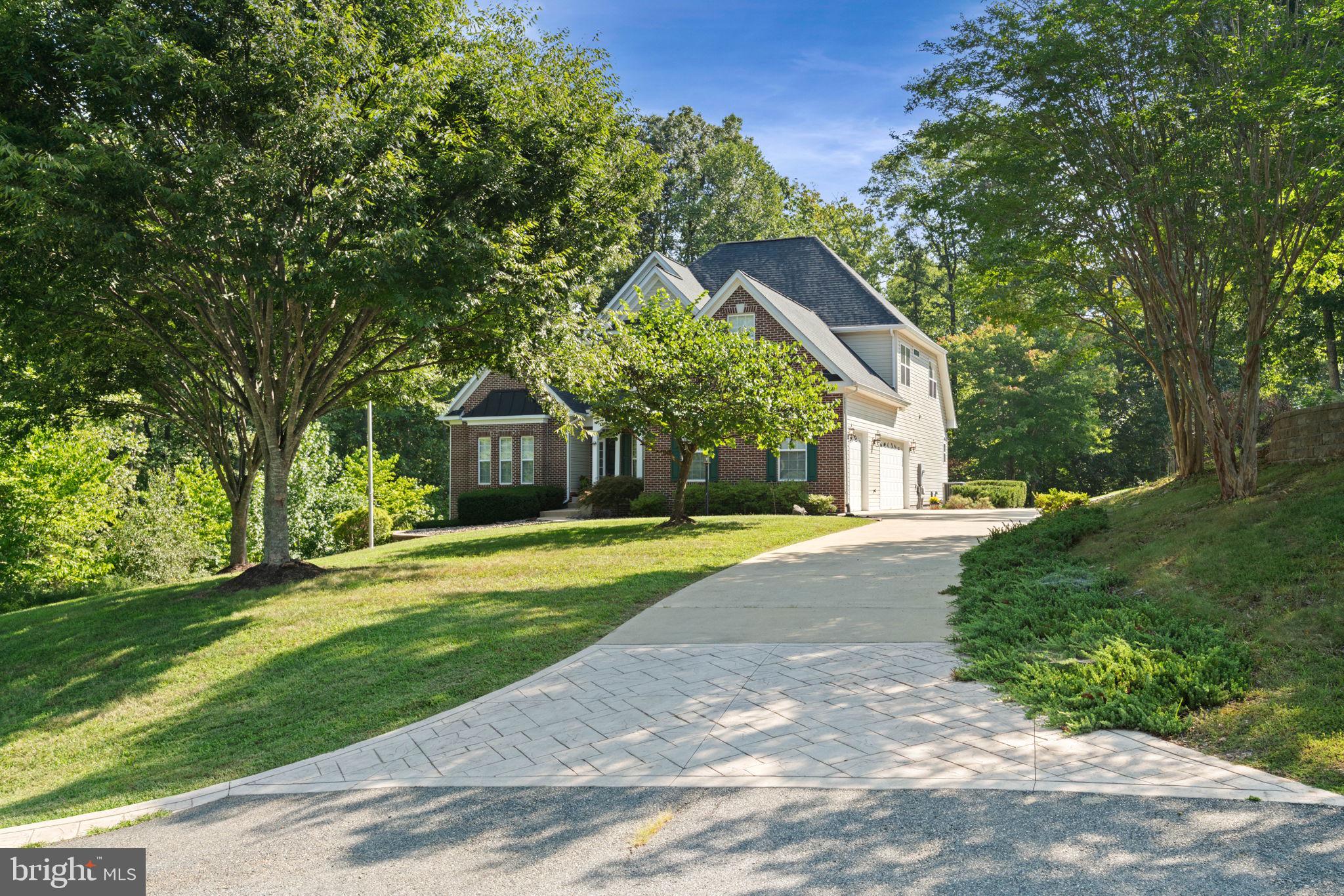 6 ARDEN LANE
