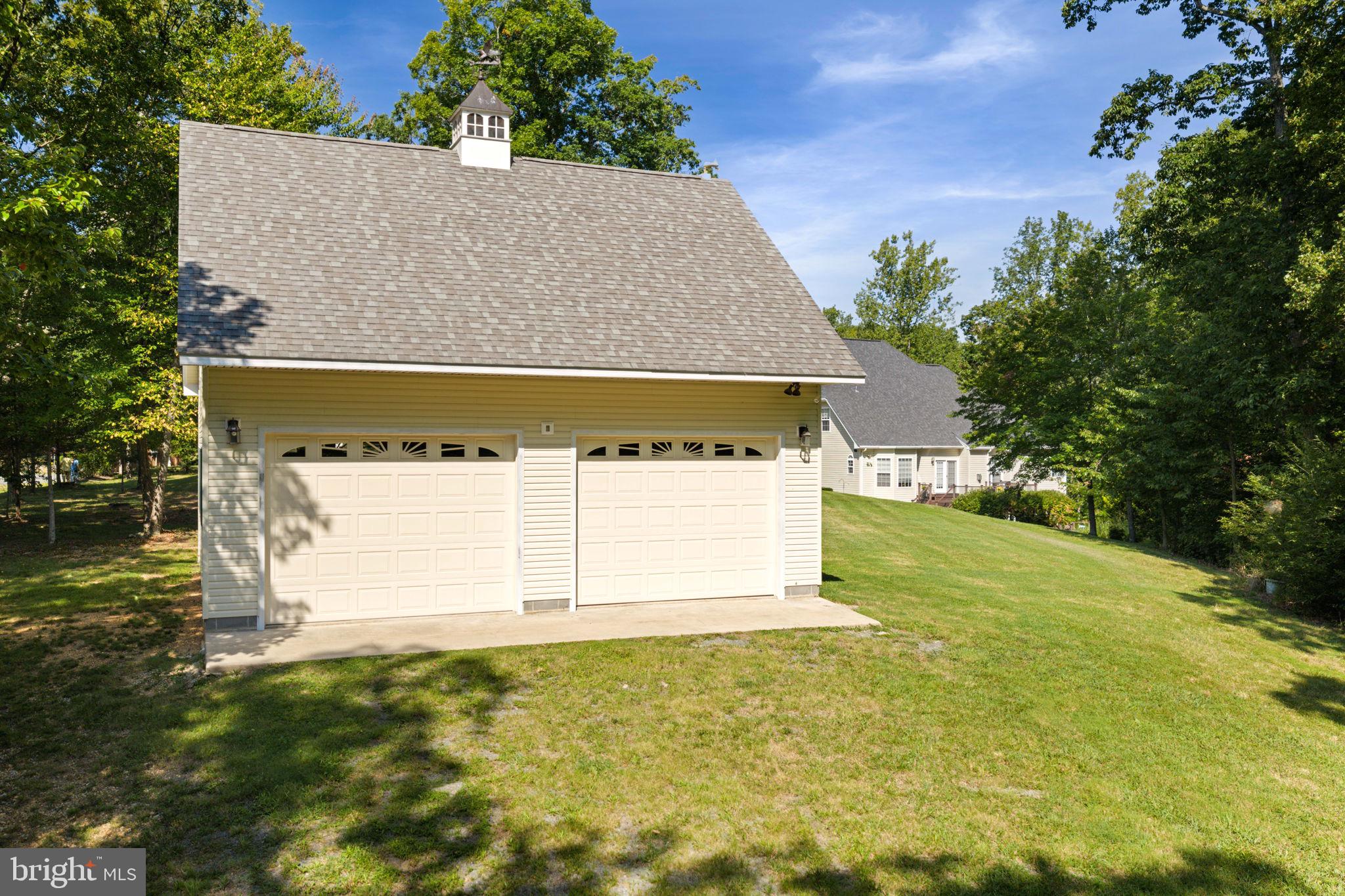 6 ARDEN LANE
