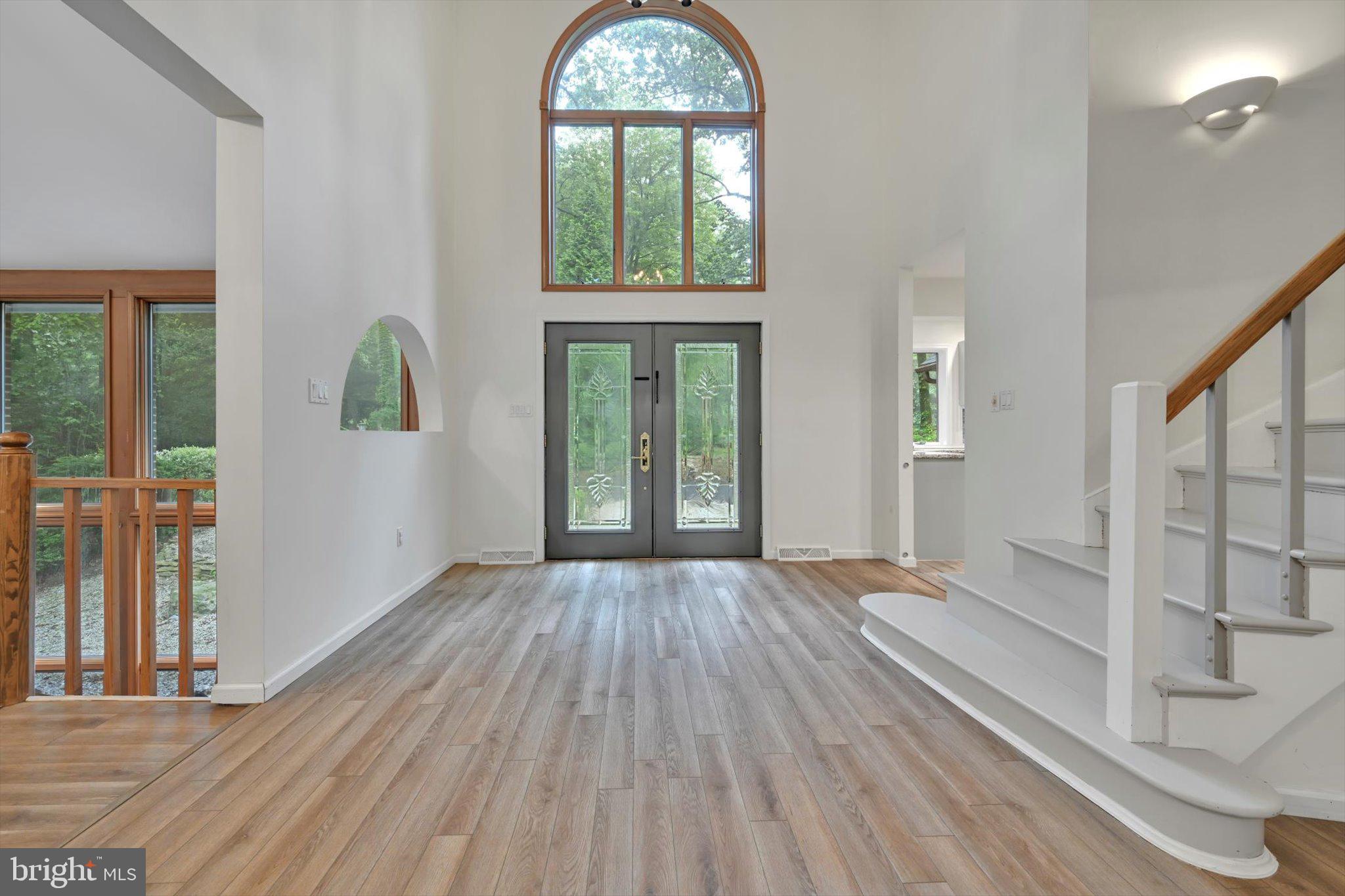 5043 PINEVIEW DRIVE