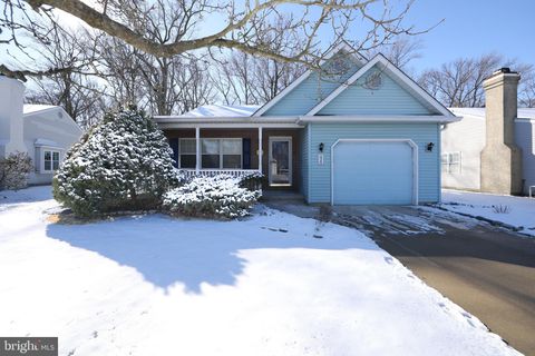 Homes For Sale - 424 Country Way<br/> MICKLETON, NJ 08056