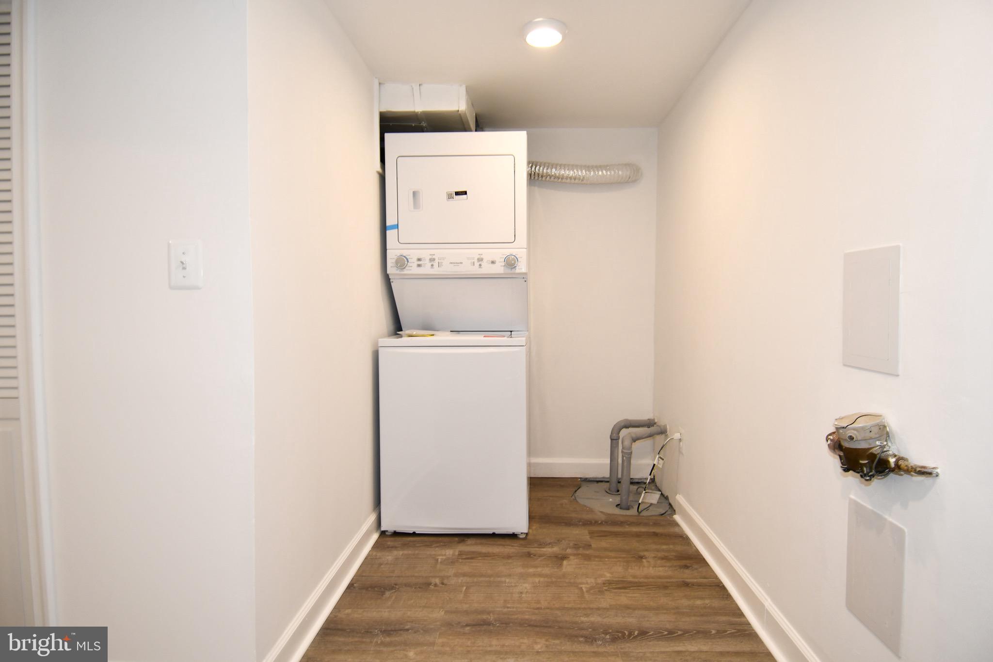 HOLLYWOOD - Residential