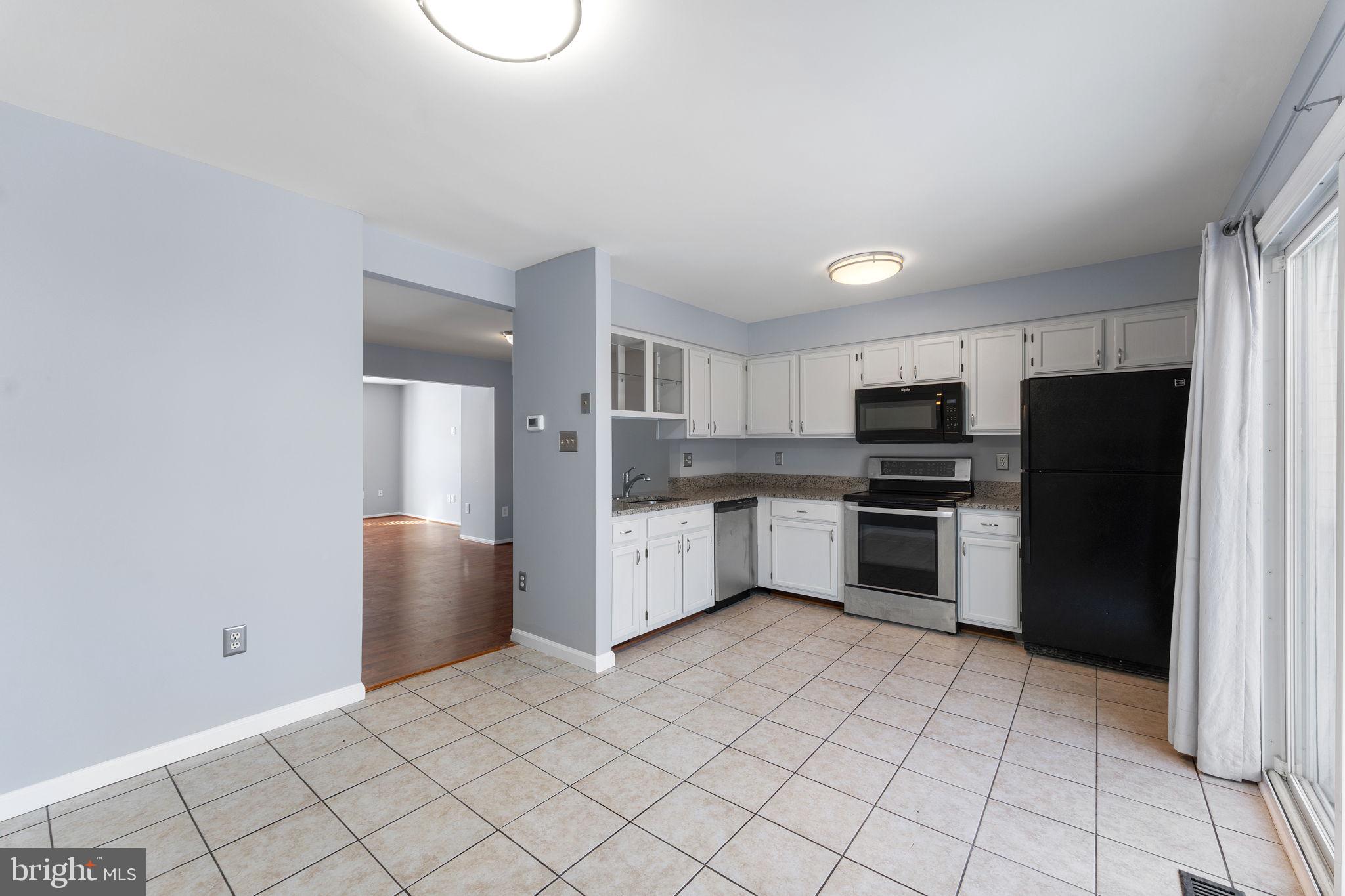 LAKE RIDGE - Residential