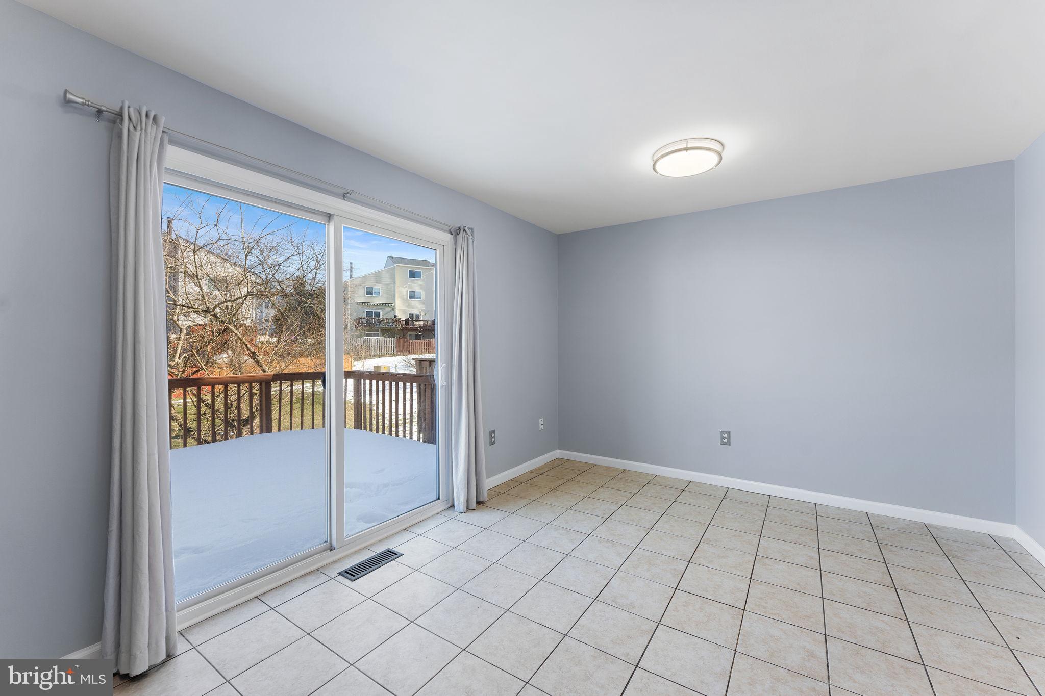 LAKE RIDGE - Residential