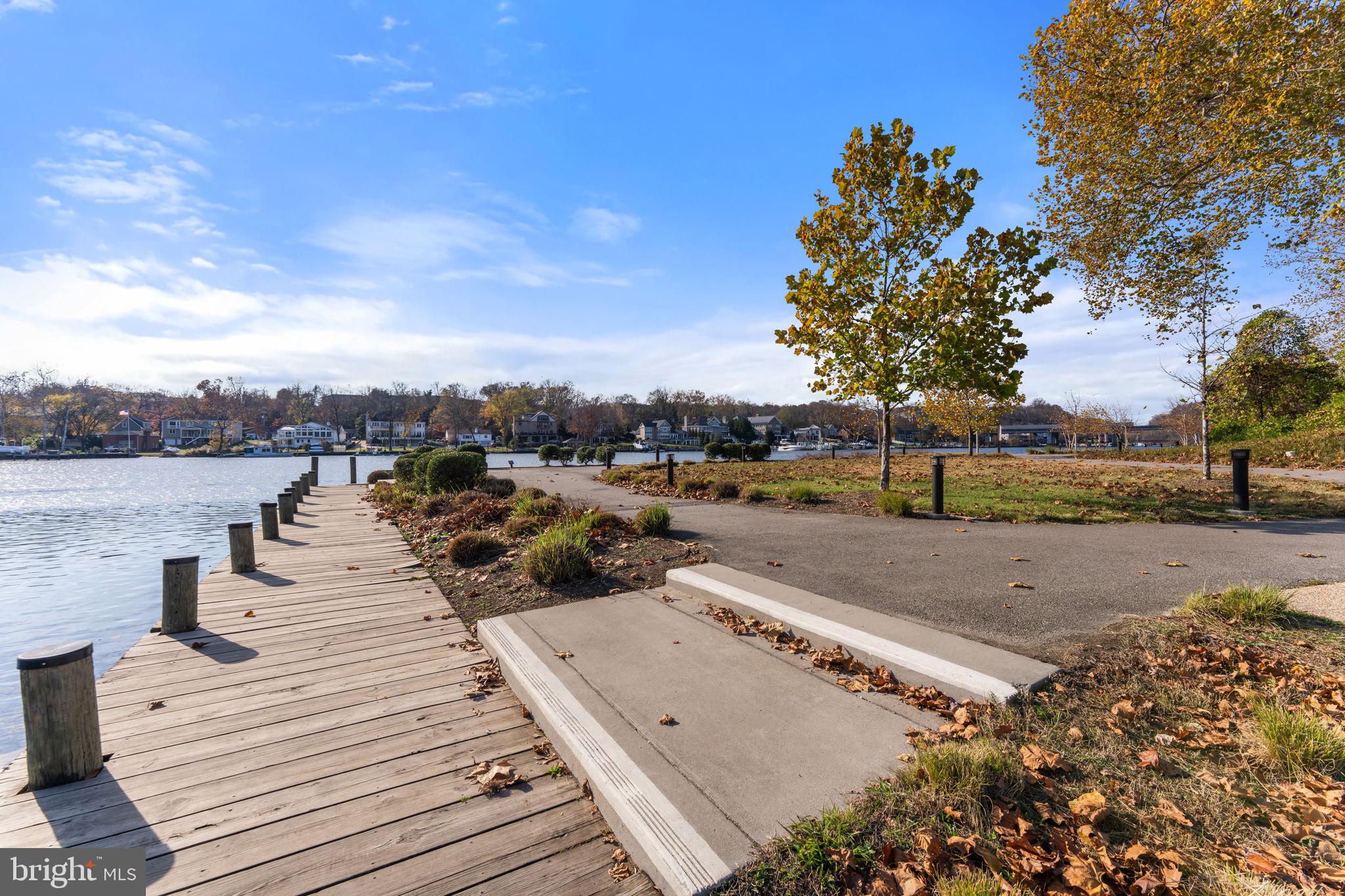 LAKE RIDGE - Residential