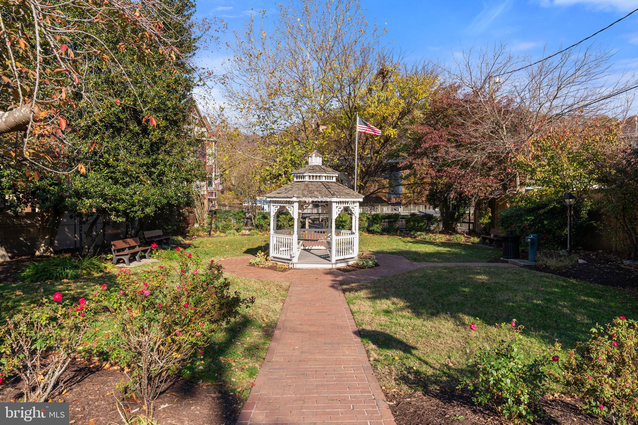 LAKE RIDGE - Residential