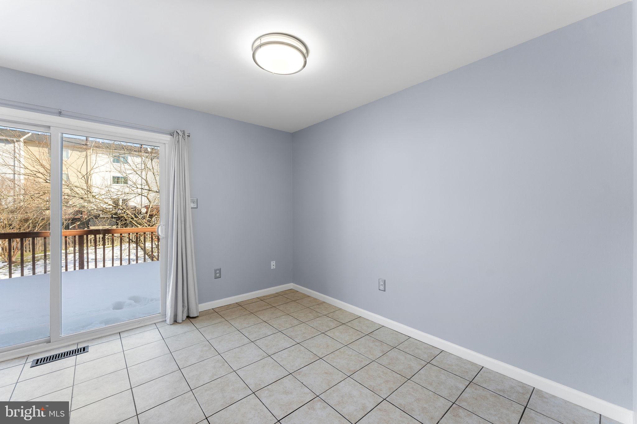 LAKE RIDGE - Residential