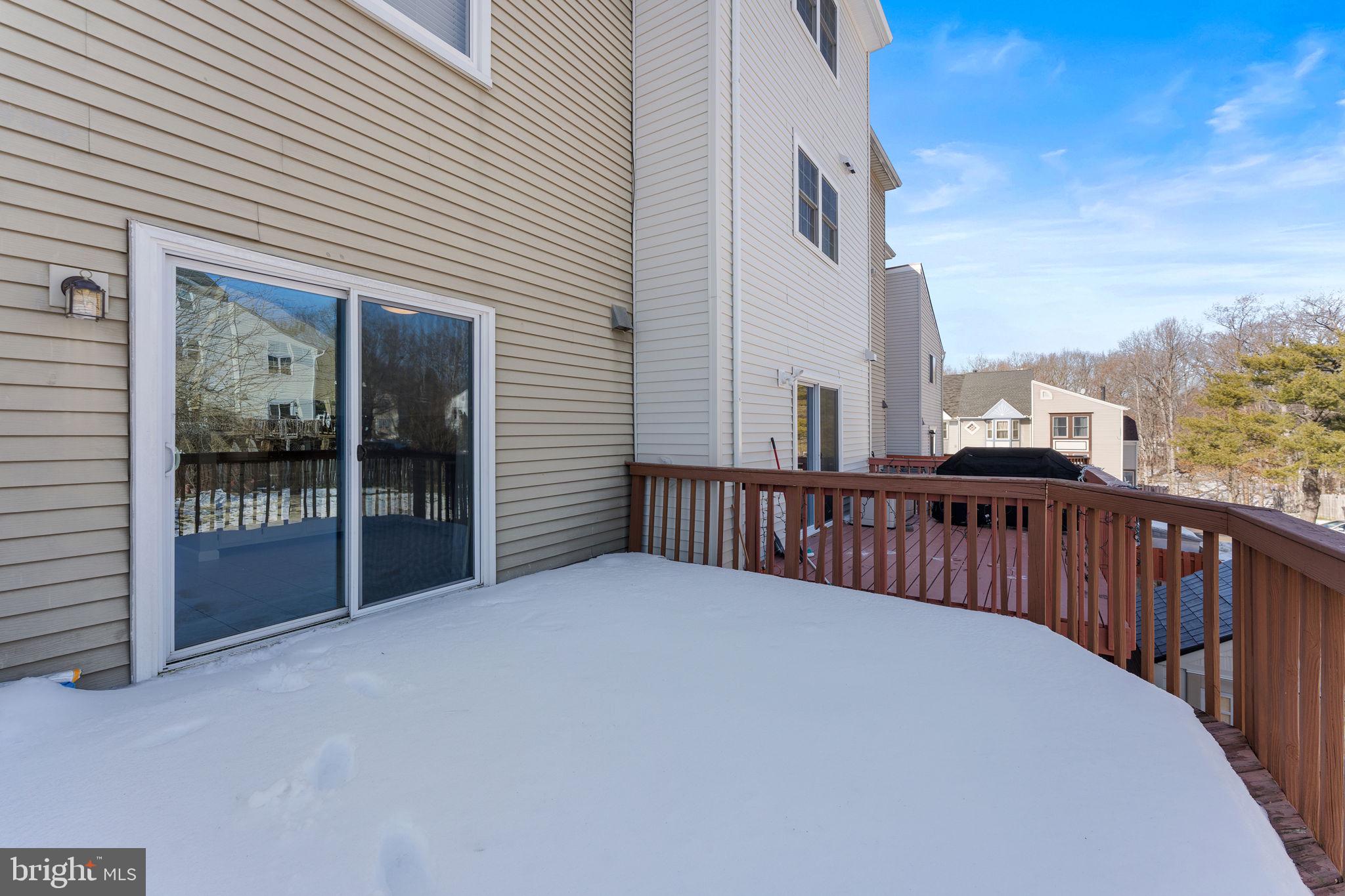 LAKE RIDGE - Residential