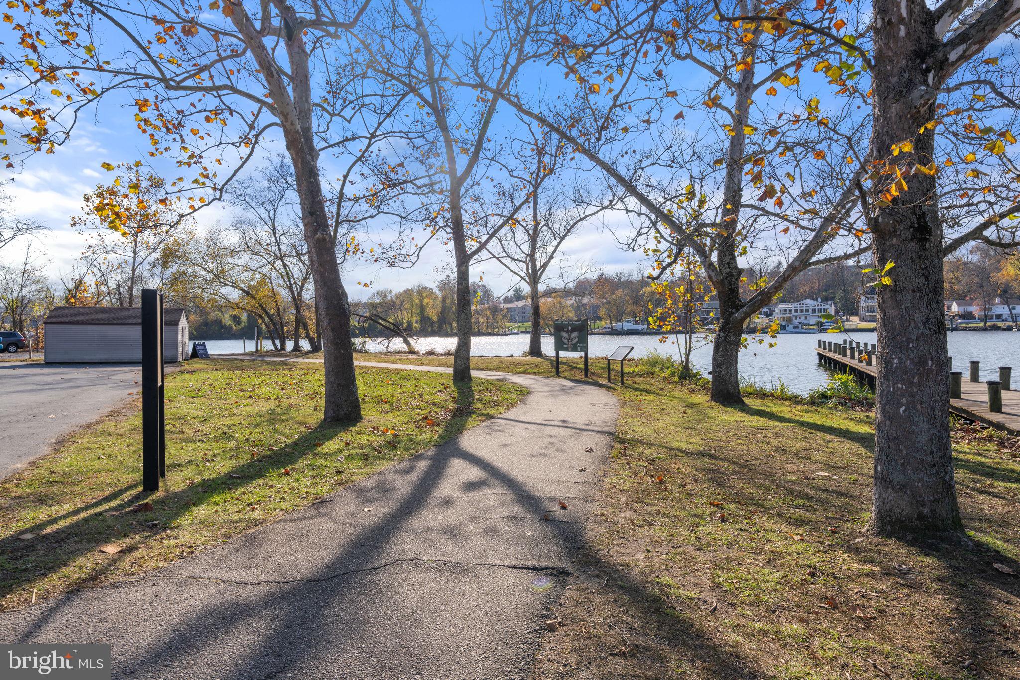 LAKE RIDGE - Residential