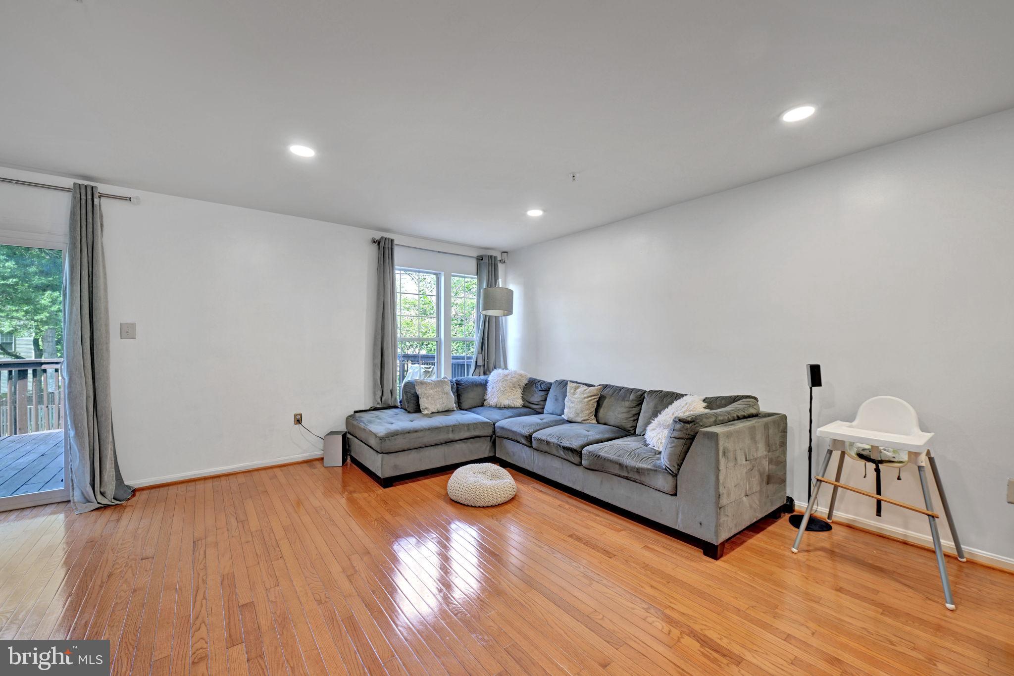 4446 SWINDON TERRACE