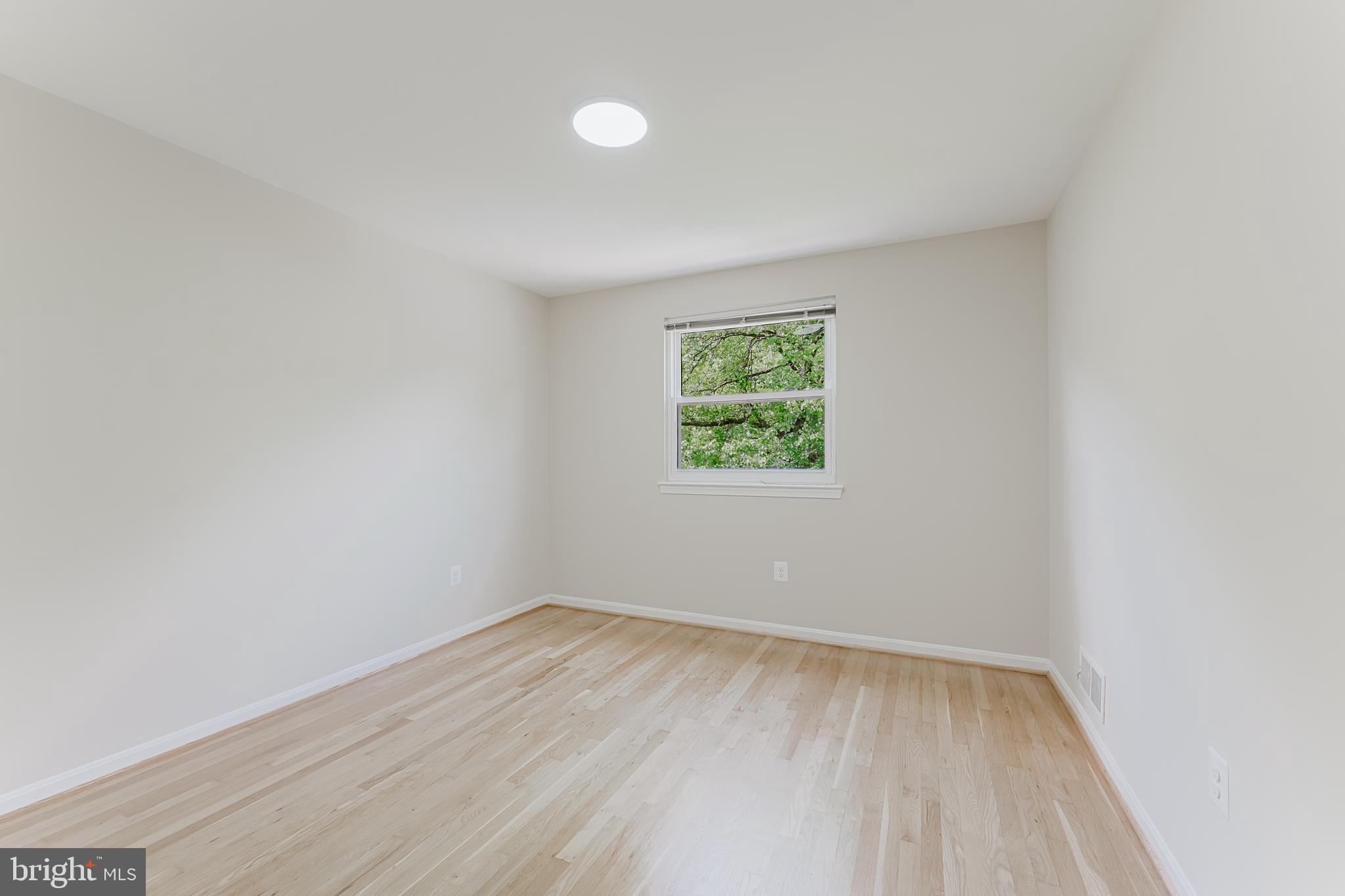 KINGS PARK WEST - Residential