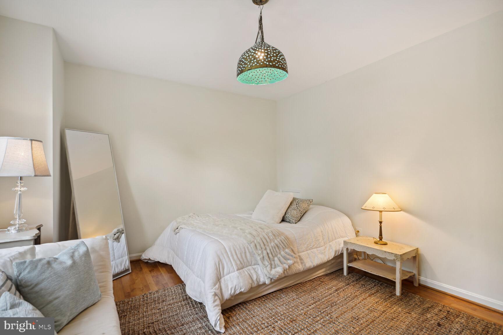 LYNWOOD - Residential