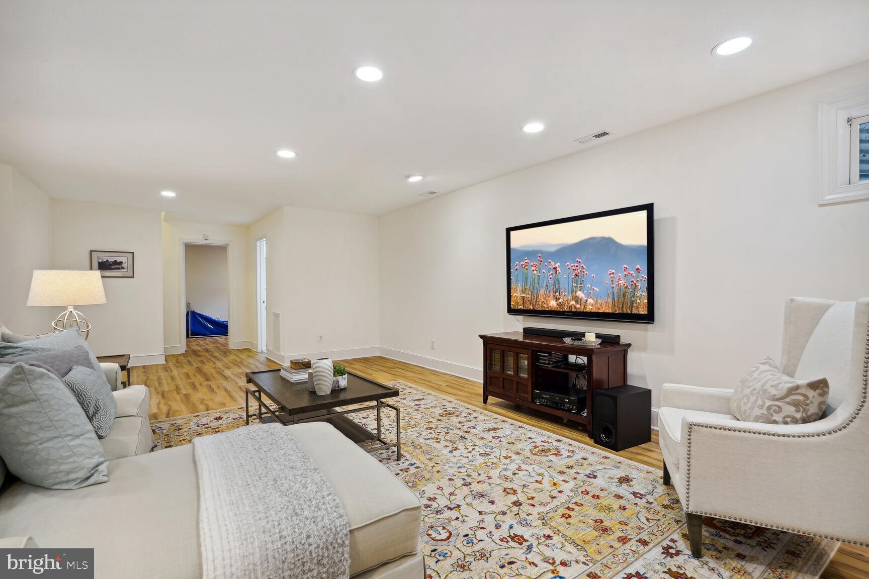 LYNWOOD - Residential