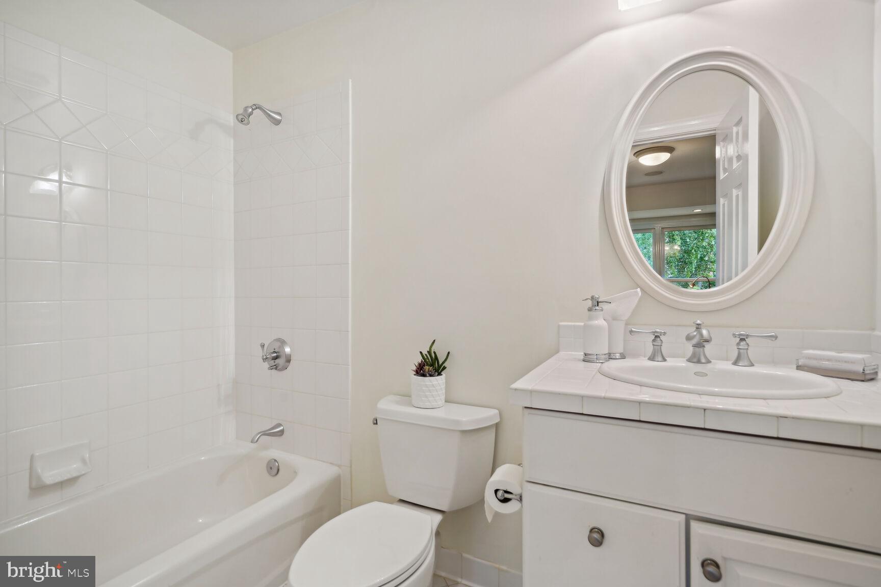 LYNWOOD - Residential