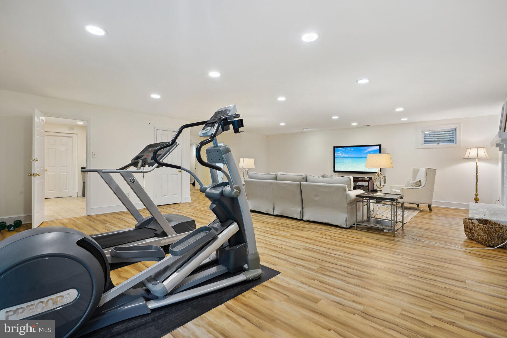 LYNWOOD - Residential