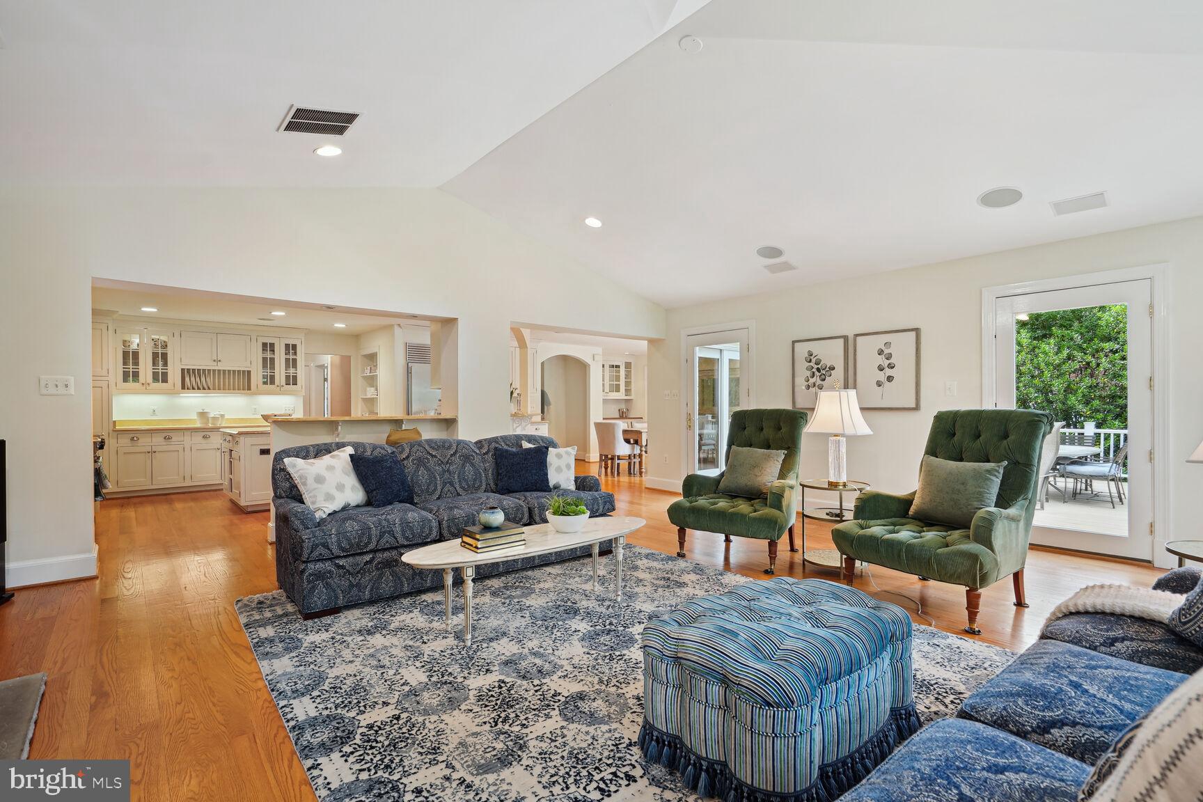 LYNWOOD - Residential